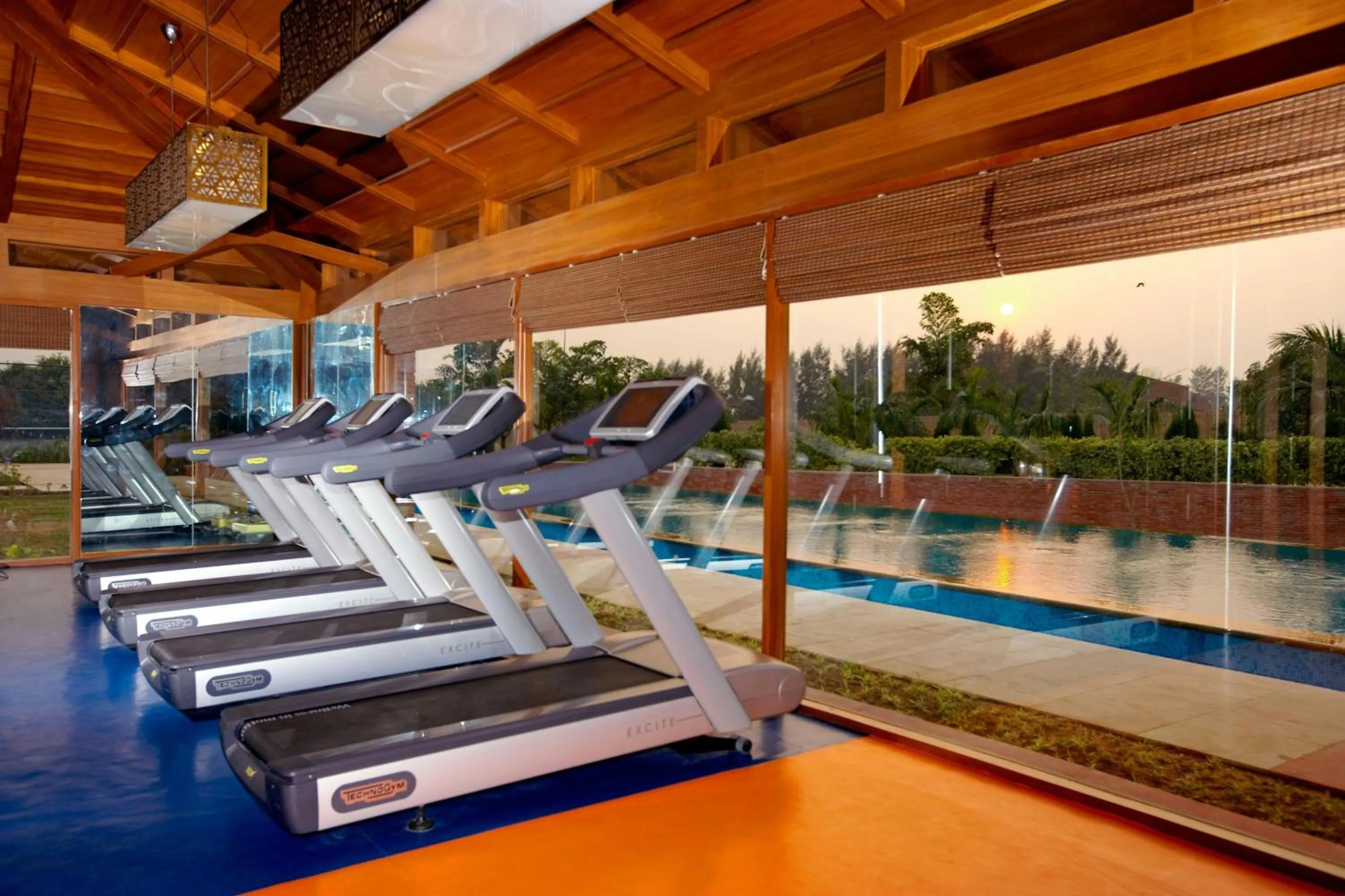 Fitness centre/facilities in The Westin Sohna Resort & Spa