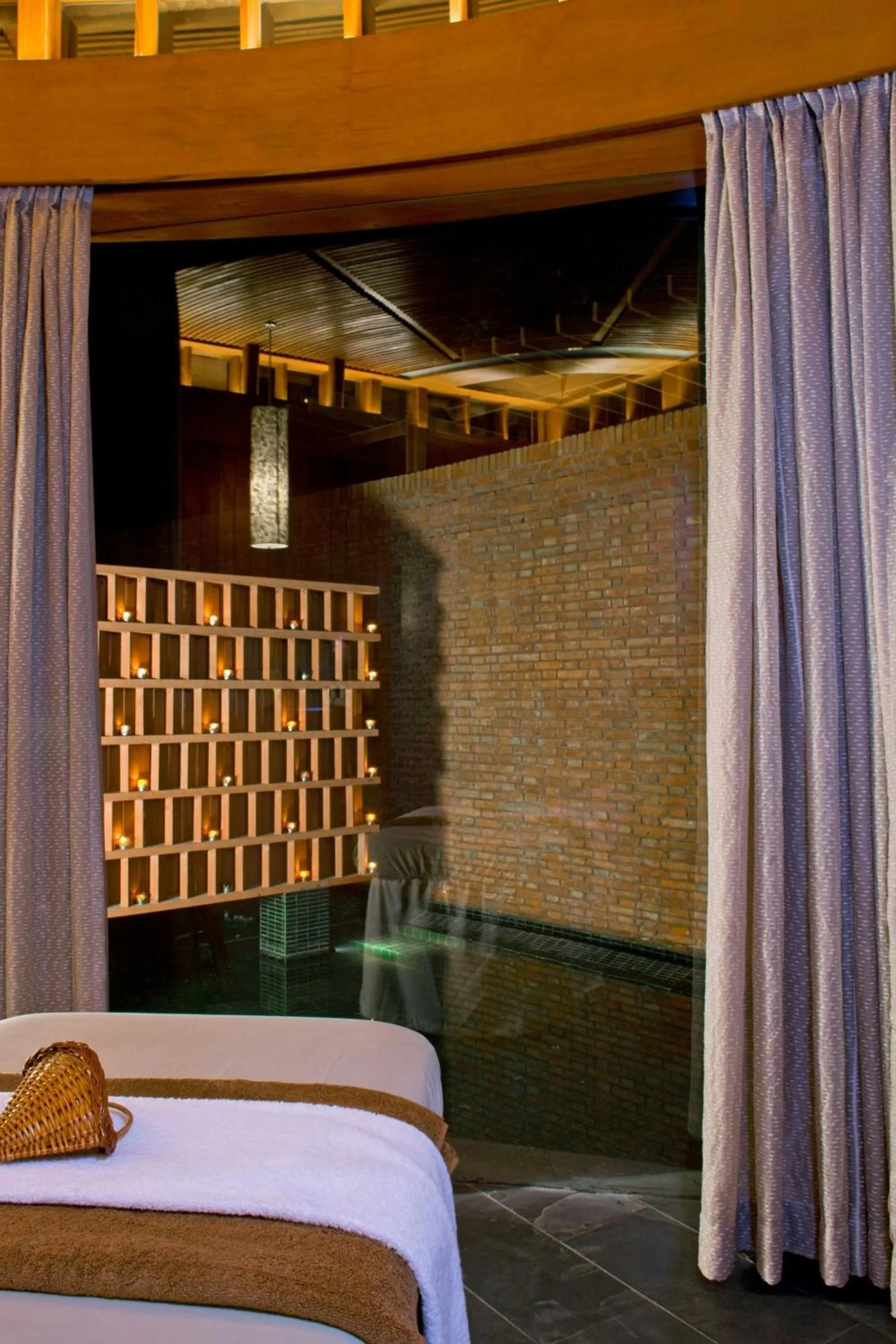 Spa and wellness centre/facilities, Bed in The Westin Sohna Resort & Spa