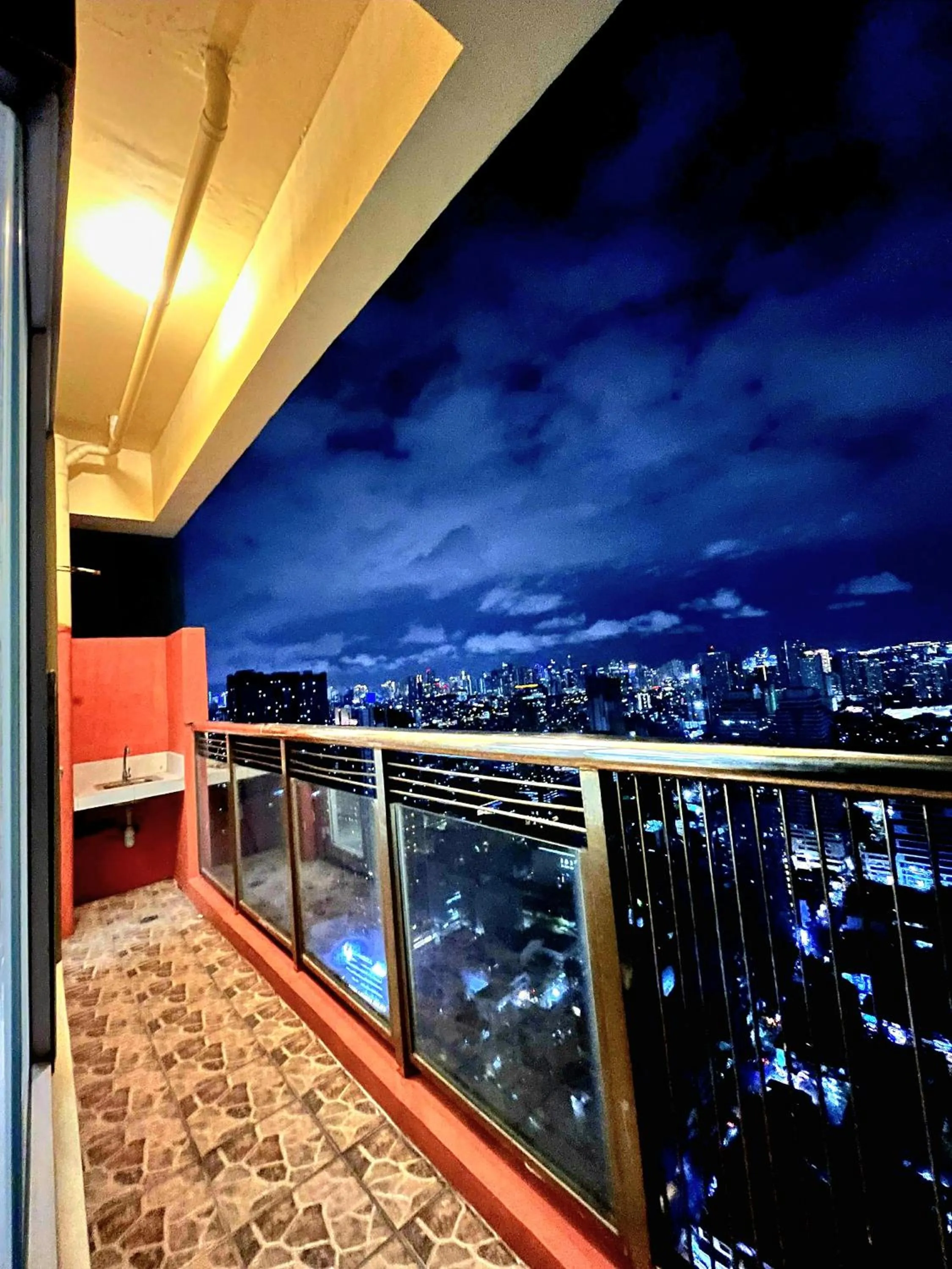 Night in JMM Grand Suites