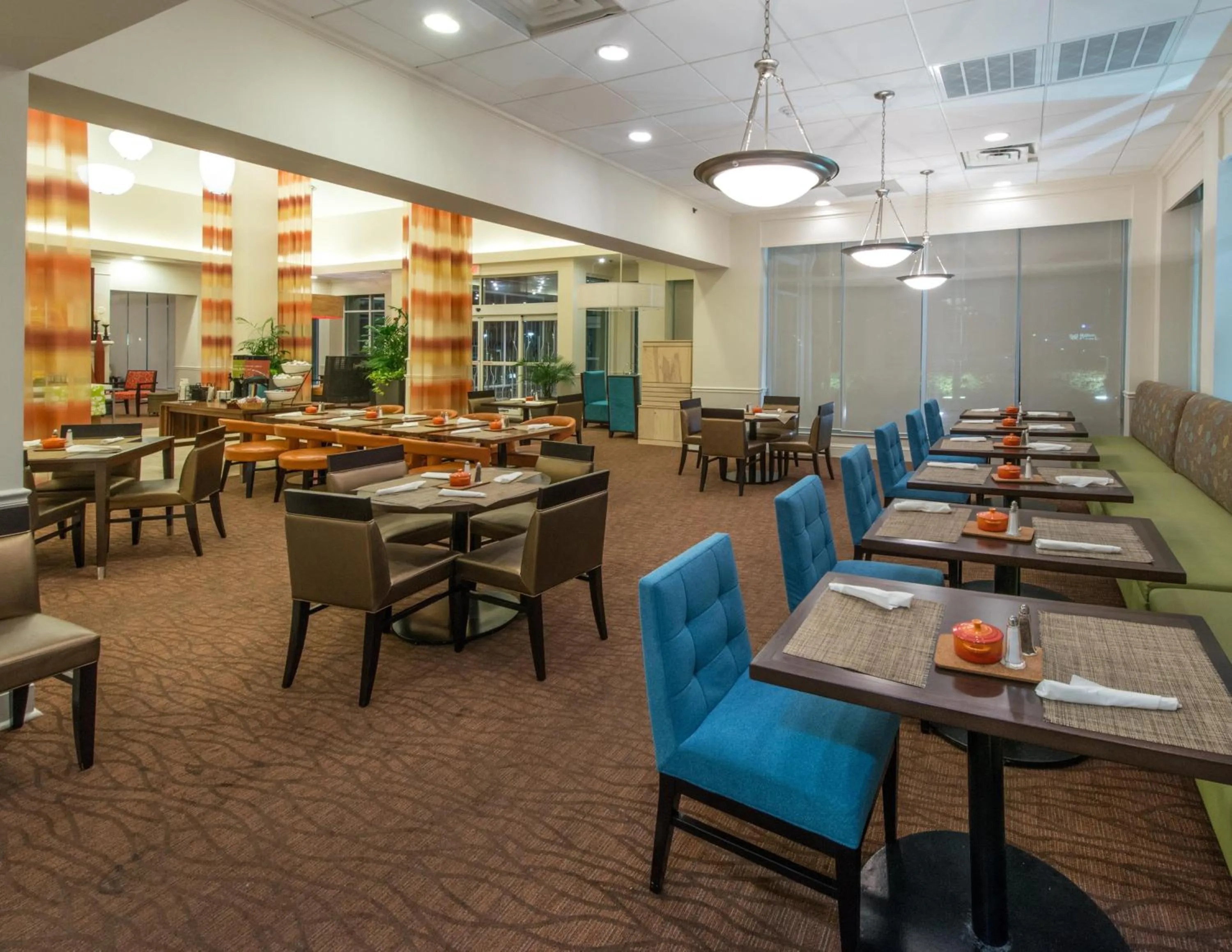 Restaurant/places to eat in Hilton Garden Inn Tallahassee Central