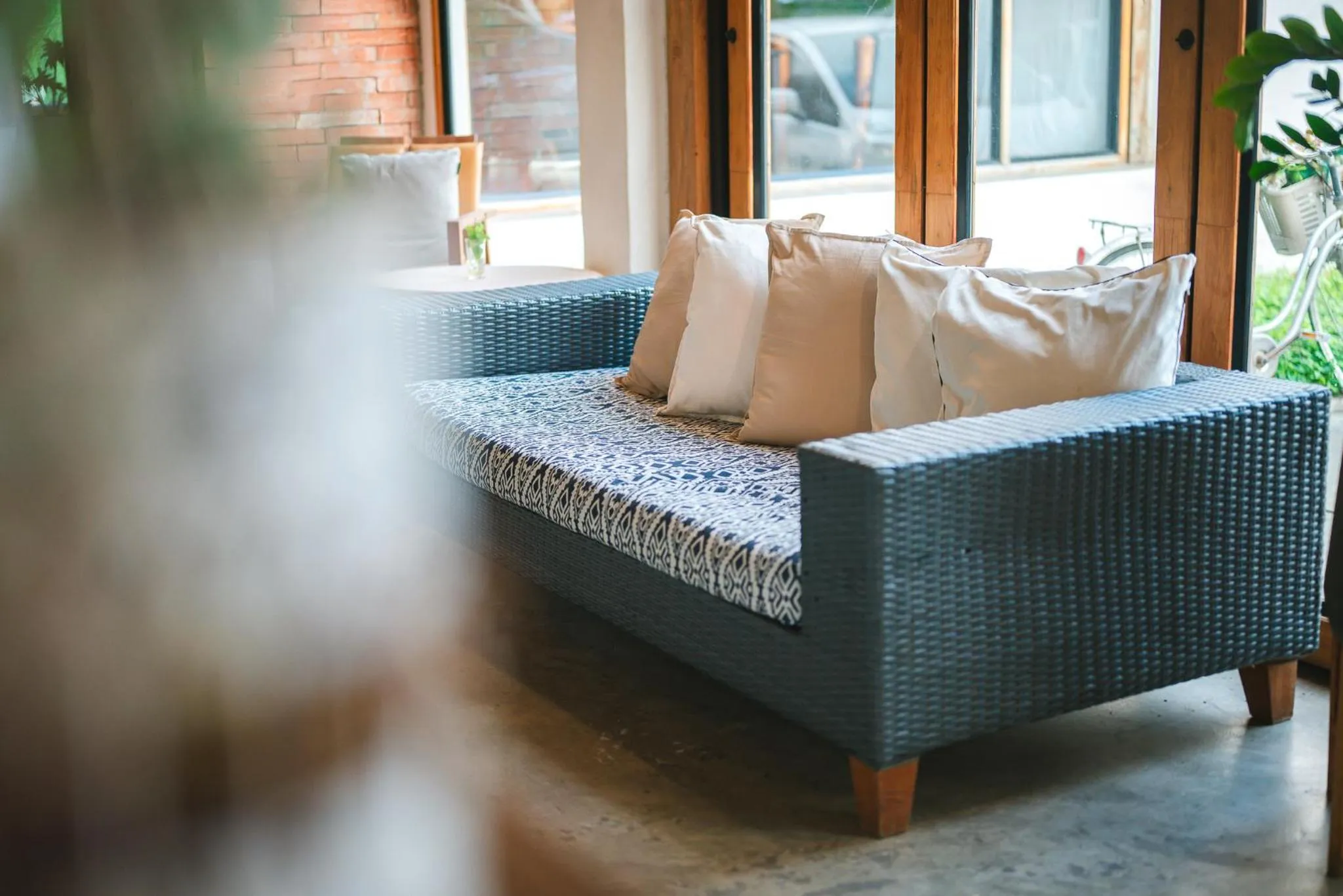 White Wall Riverfront Hotel