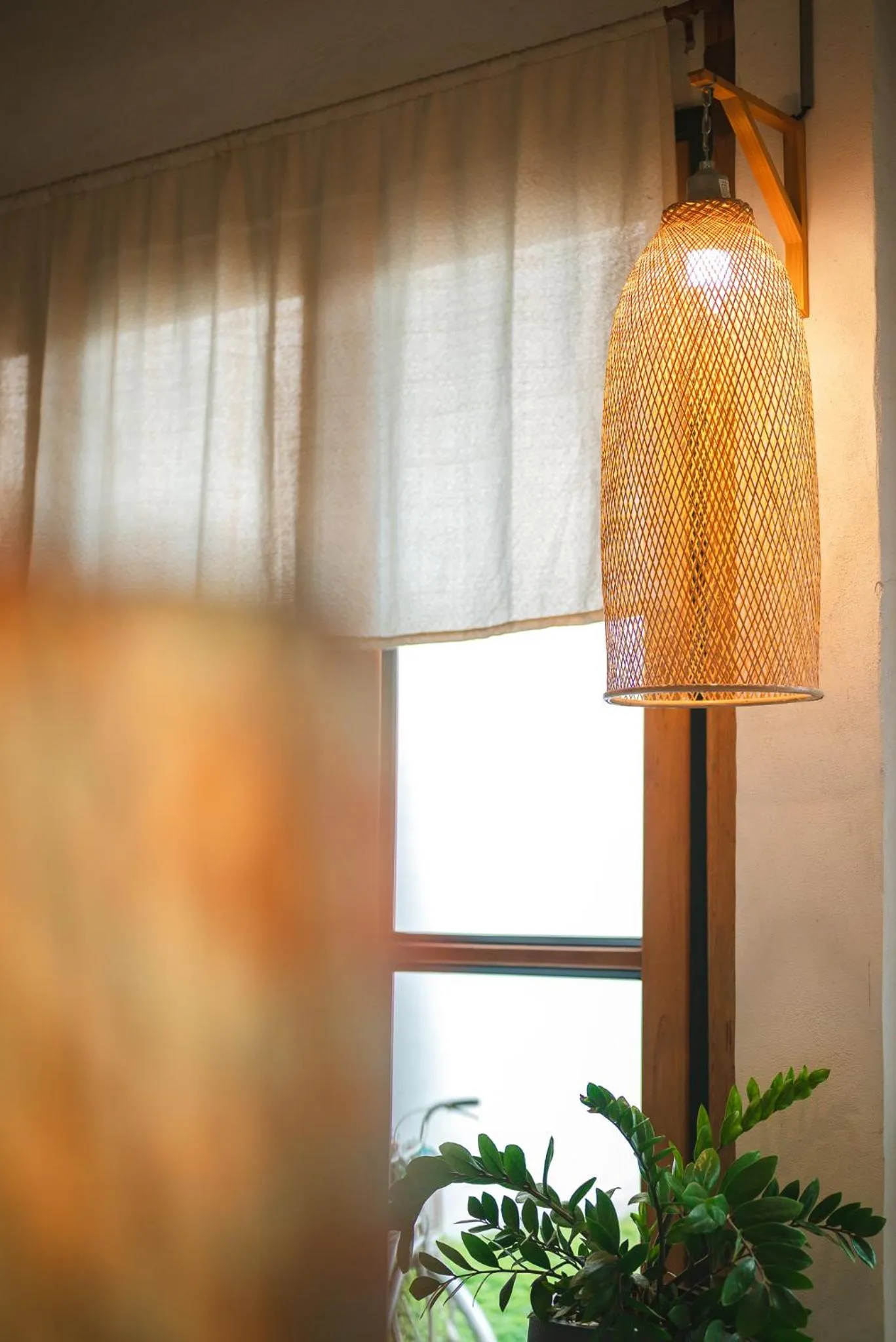 White Wall Riverfront Hotel