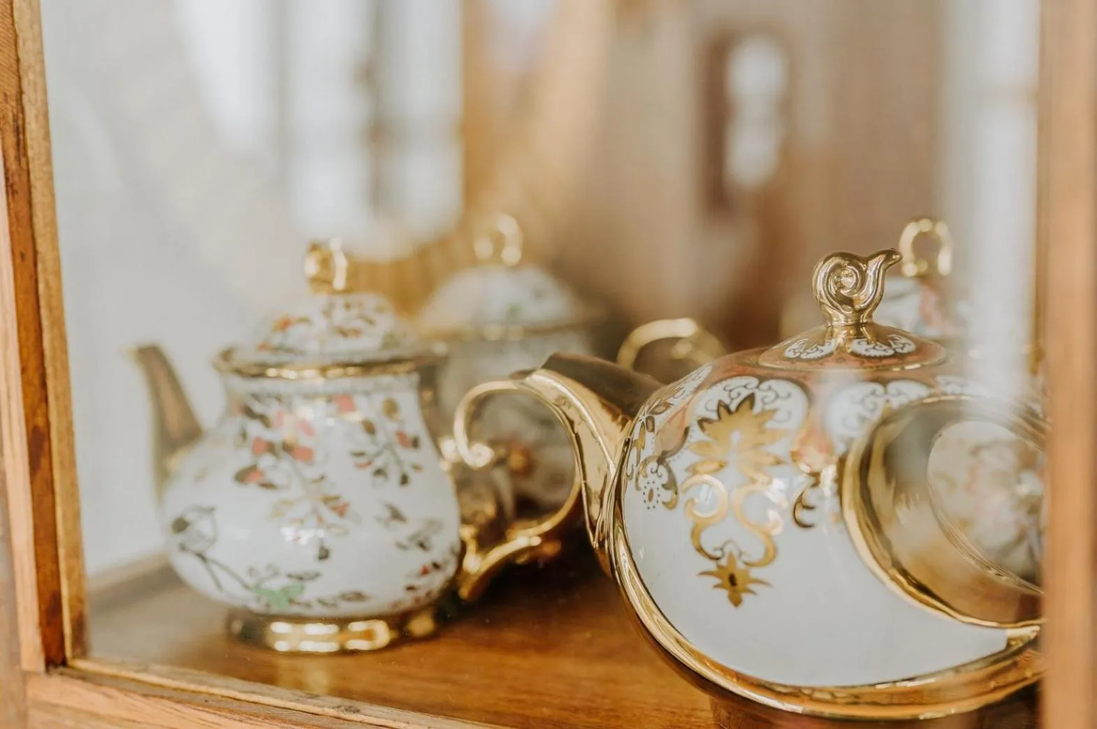 Coffee/tea facilities in White Wall Riverfront Hotel
