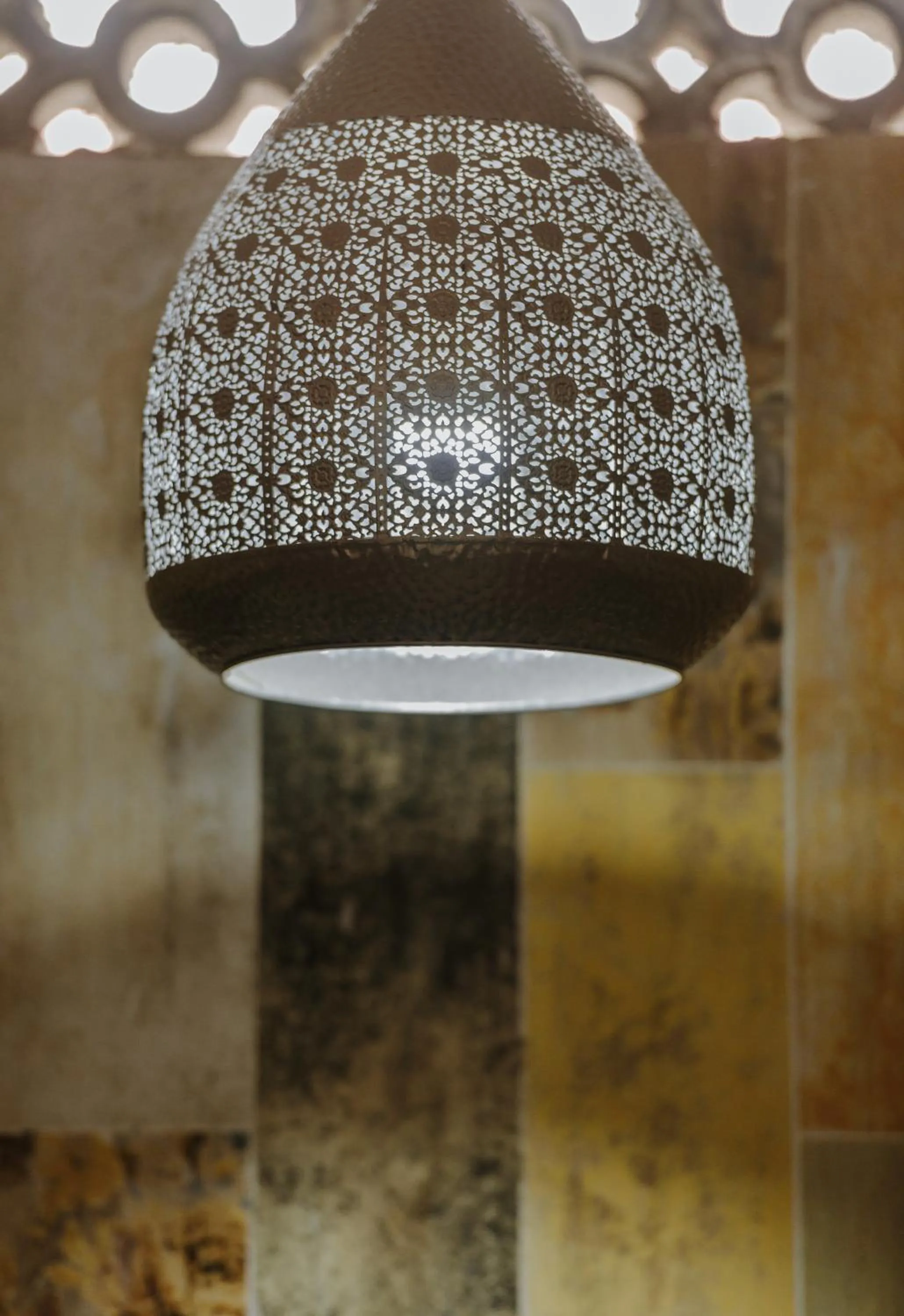 Decorative detail in White Wall Riverfront Hotel