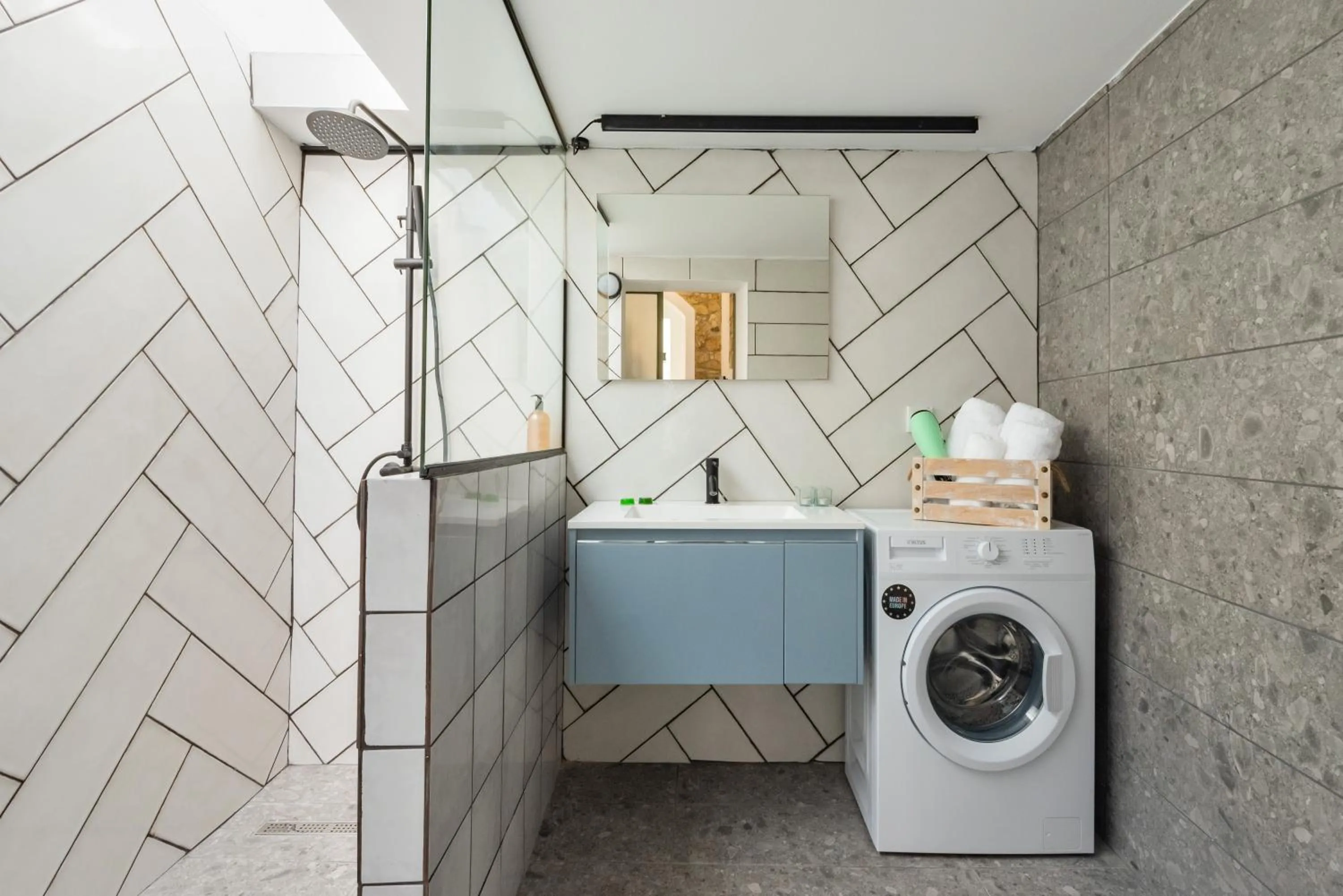 Bathroom in Lefka Hotel & Apartments