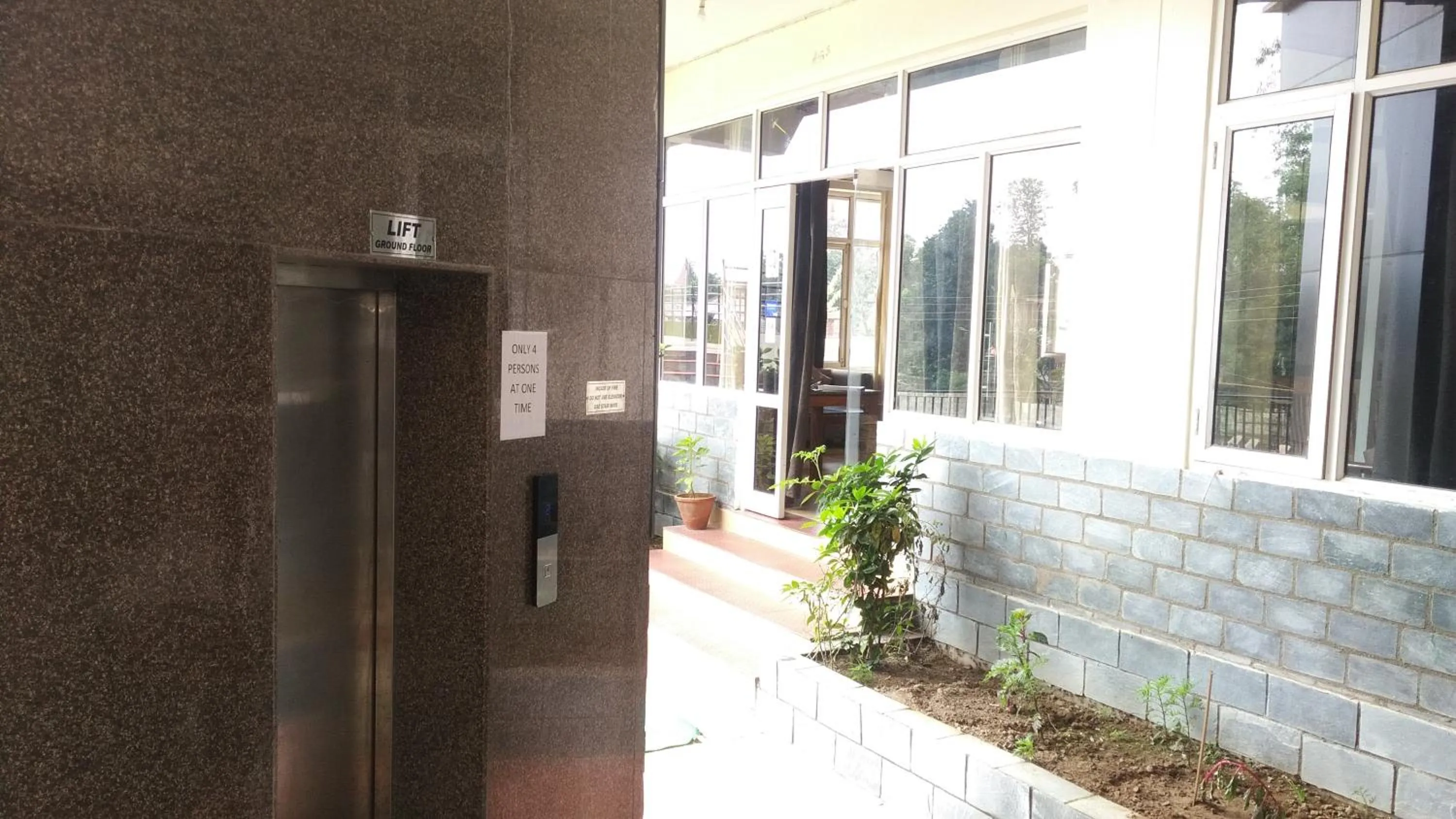 Facade/entrance in Highland Village Resort