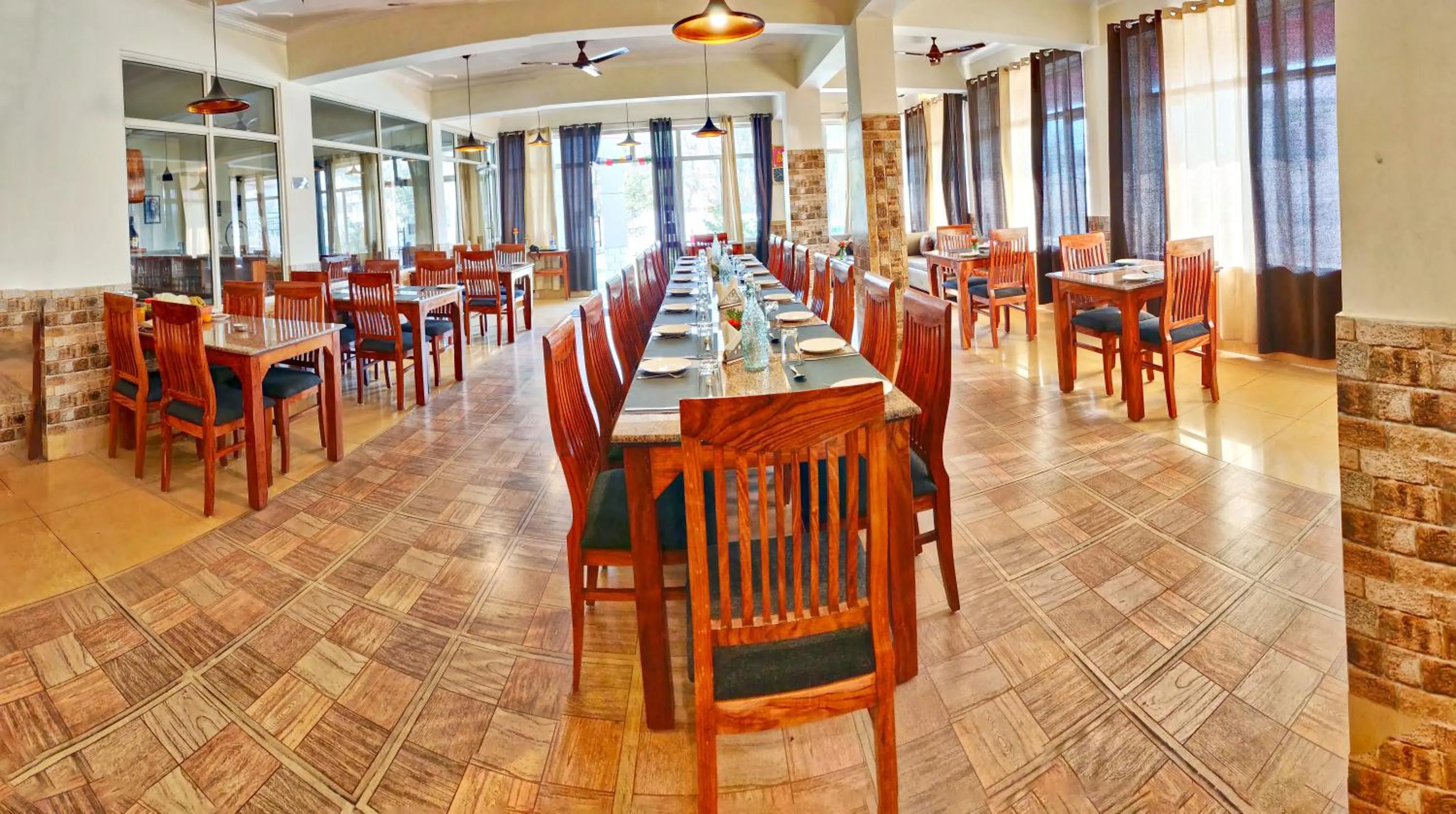 Restaurant/places to eat in Highland Village Resort