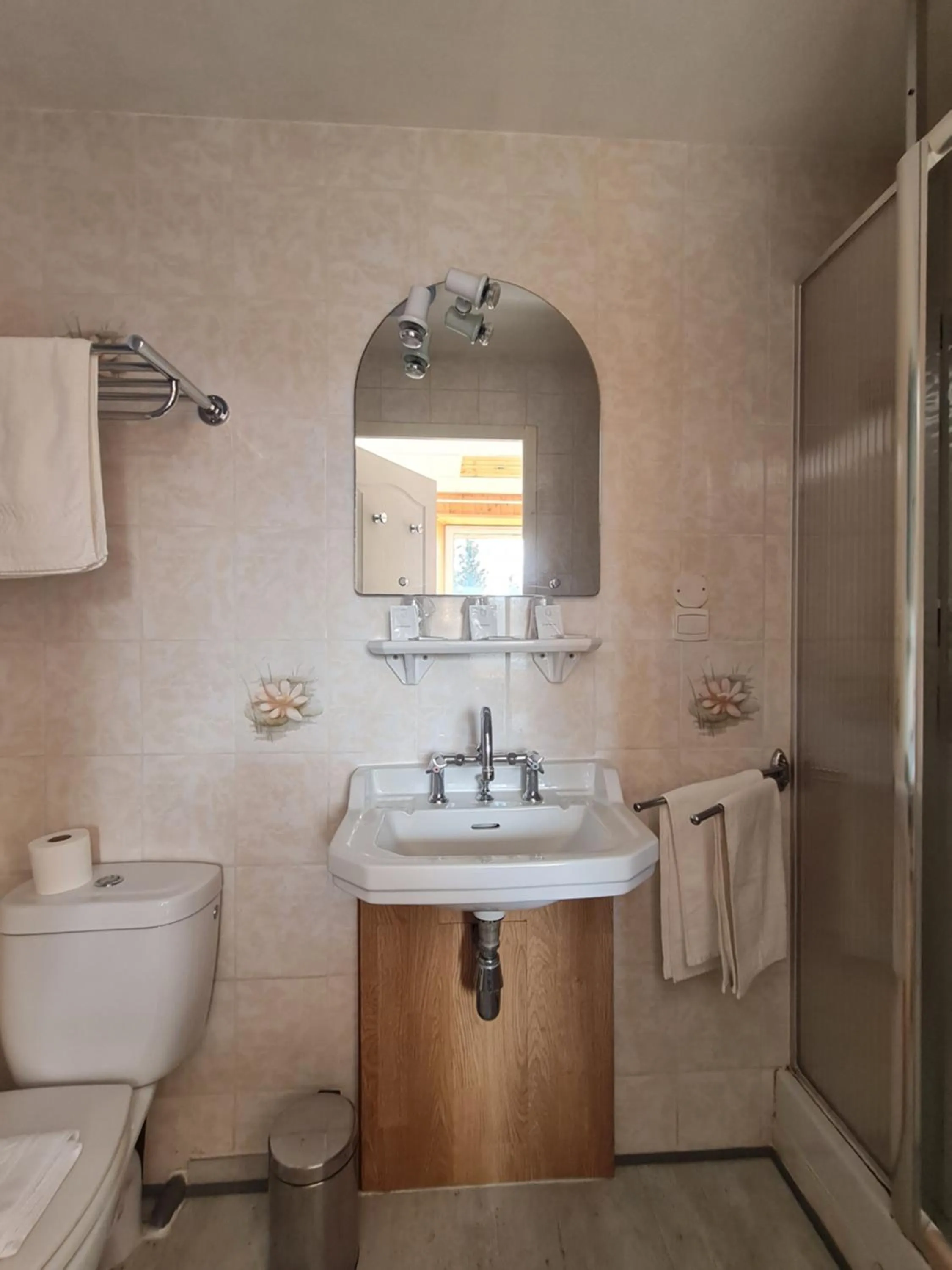 Bathroom in Hôtel des Cévennes