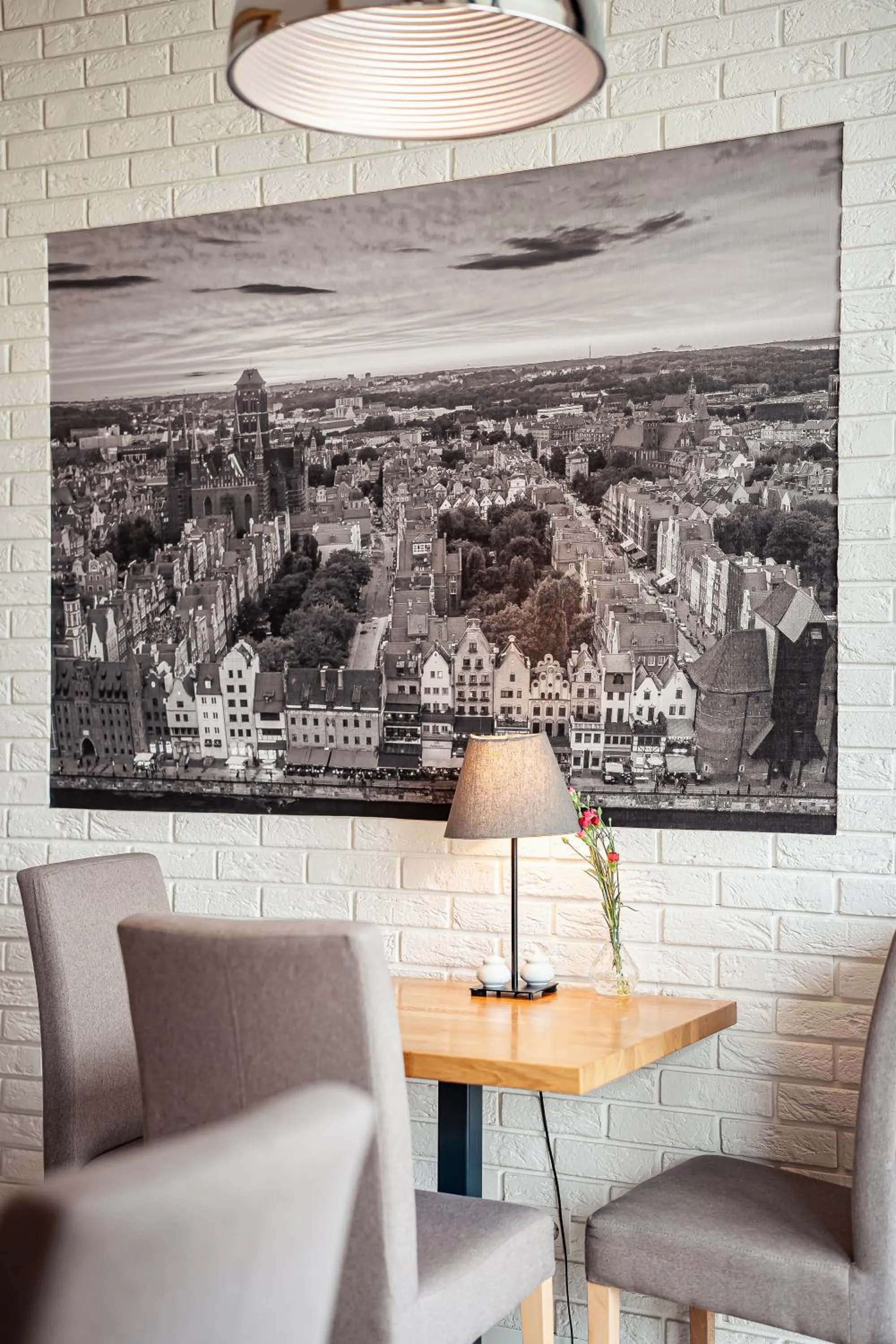 Restaurant/places to eat in Hotel Platan