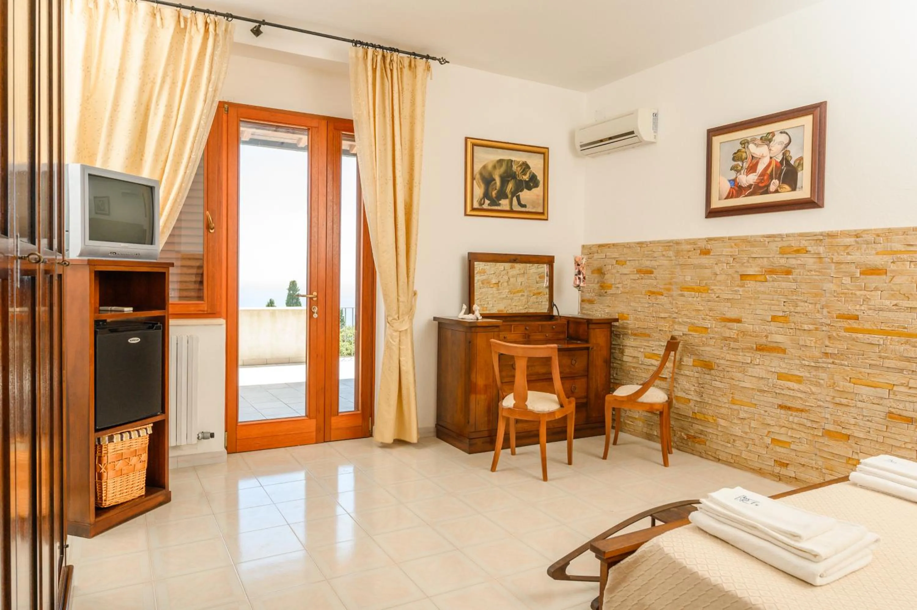 TV/Entertainment Center in Complesso Delle Antiche Rotte