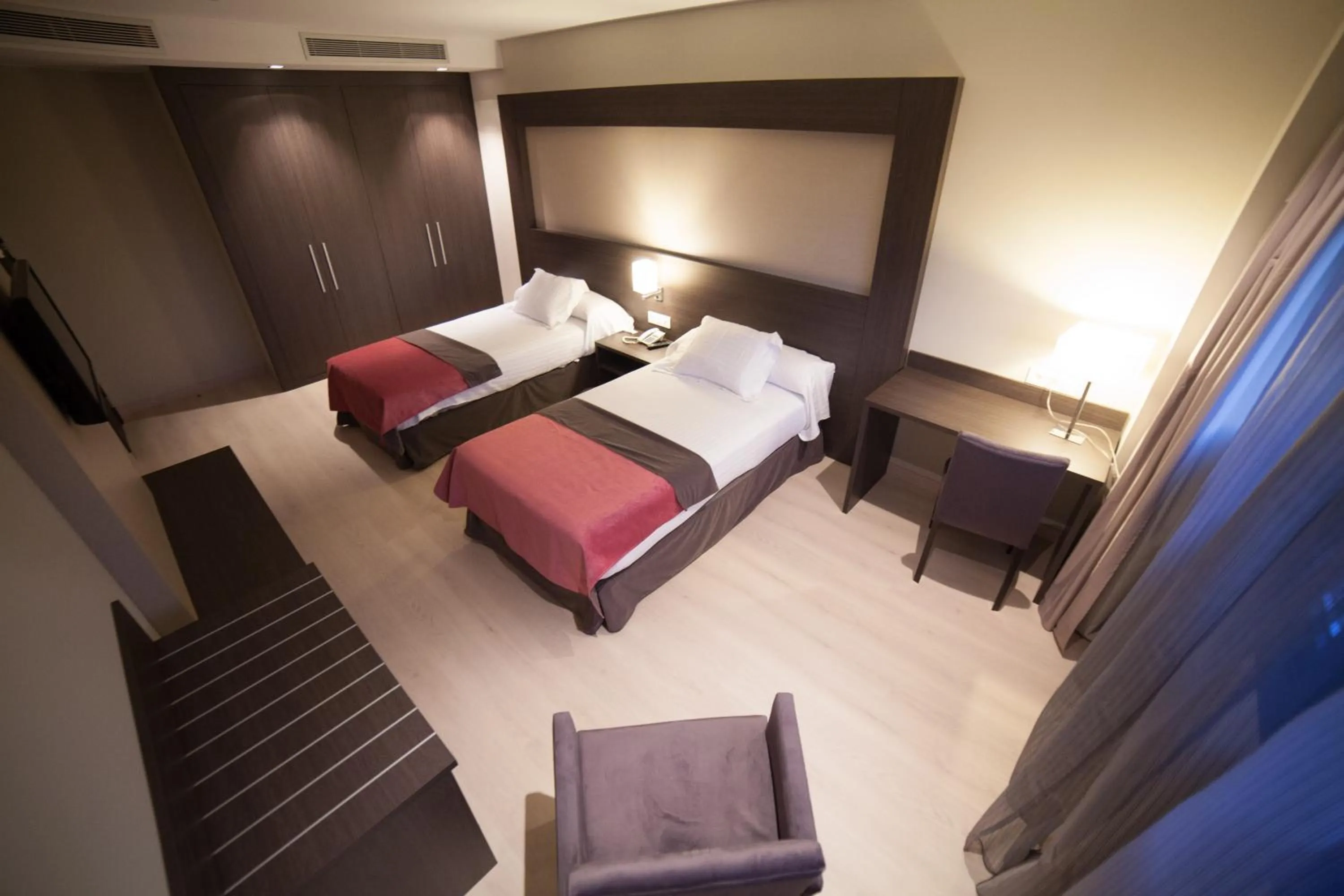 Photo of the whole room, Bed in Brea's Hotel