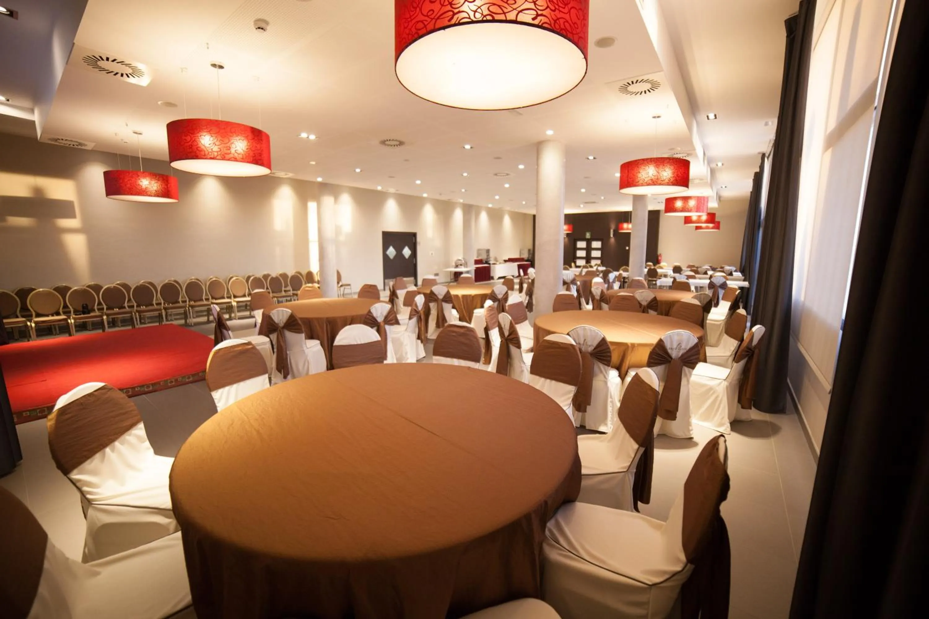 Banquet/Function facilities in Brea's Hotel