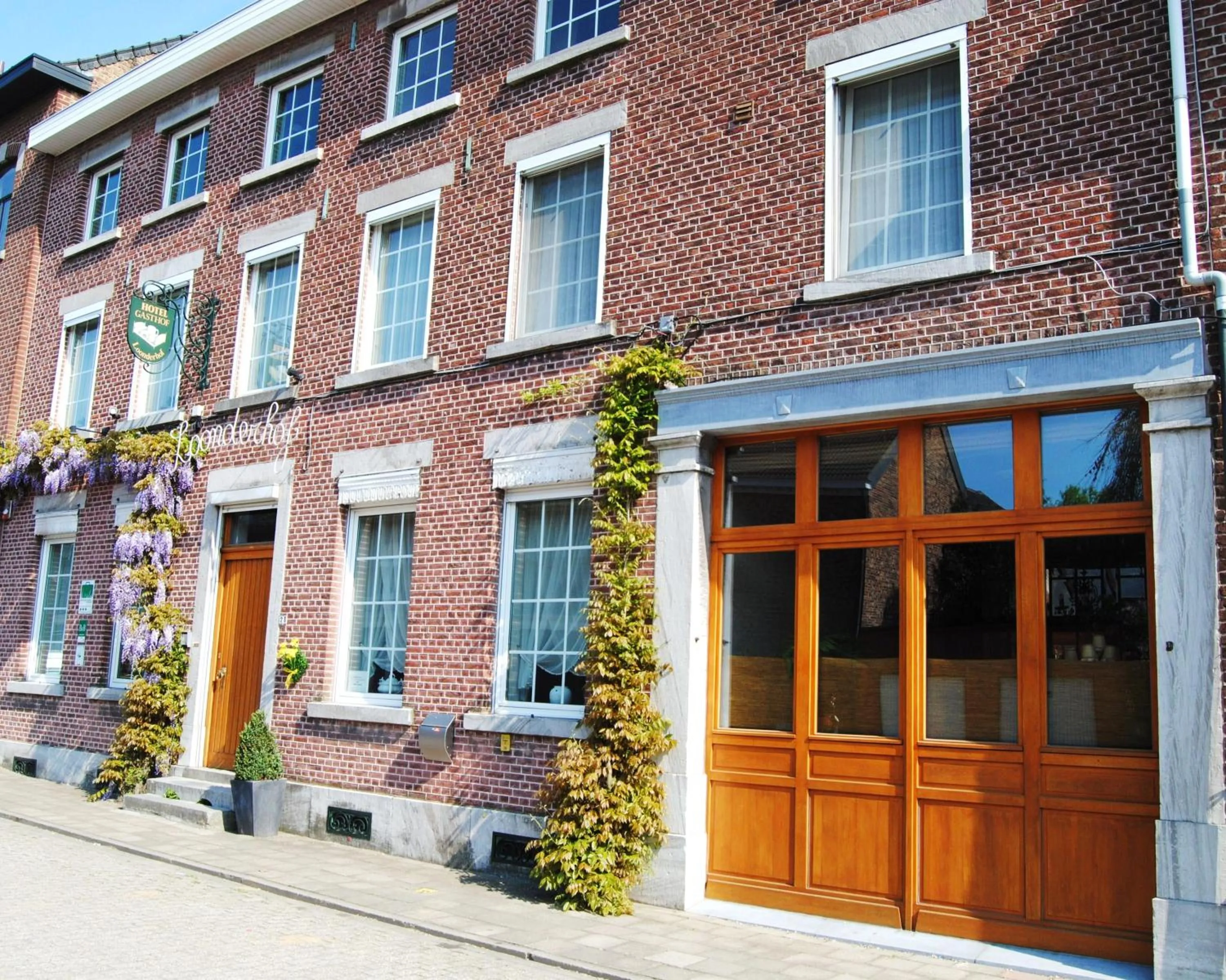 Facade/entrance in B&B Het Loonderhof