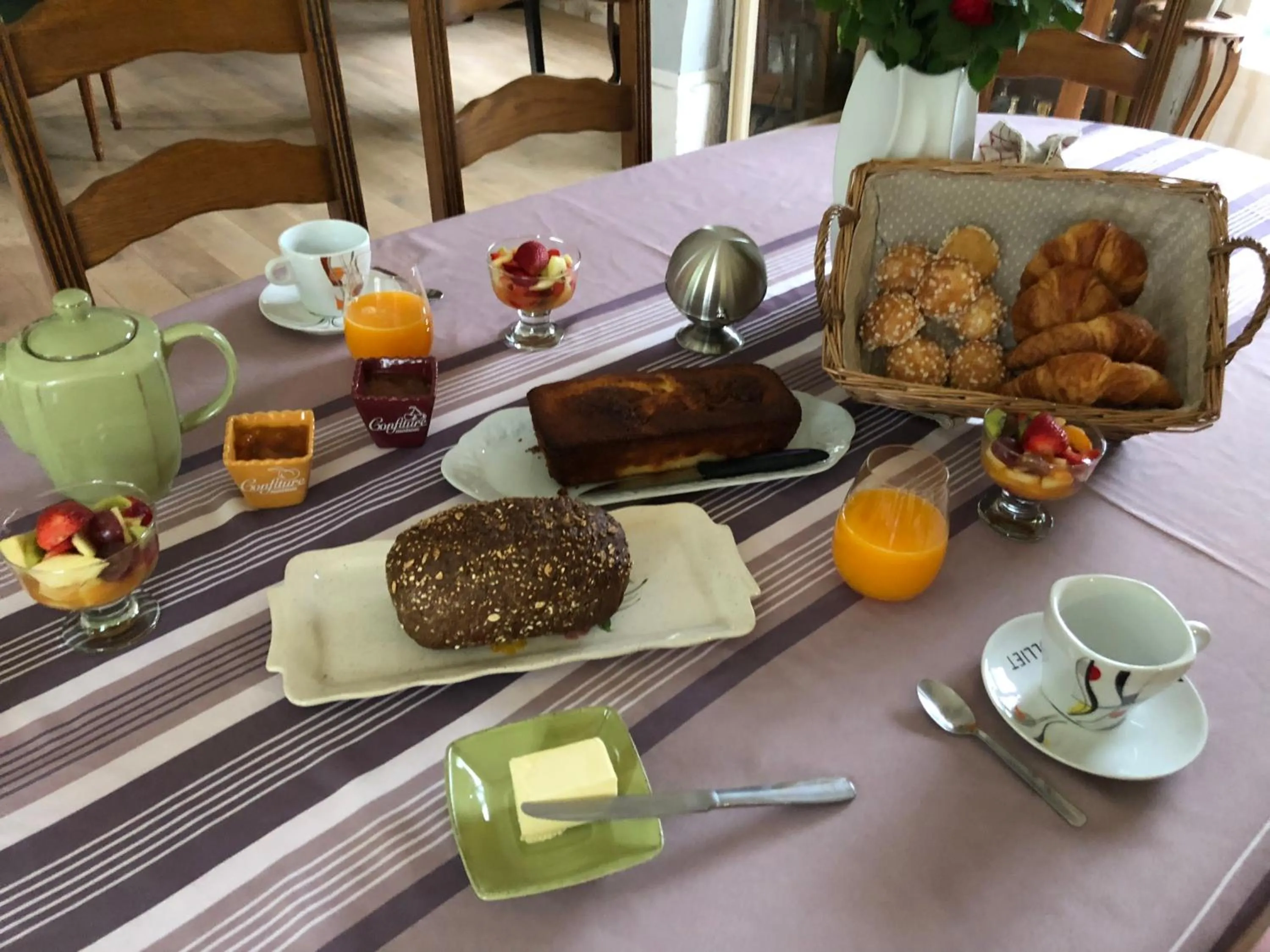 Breakfast in Chambres D'hôtes le clos de la Bertinière petit déjeuner inclus