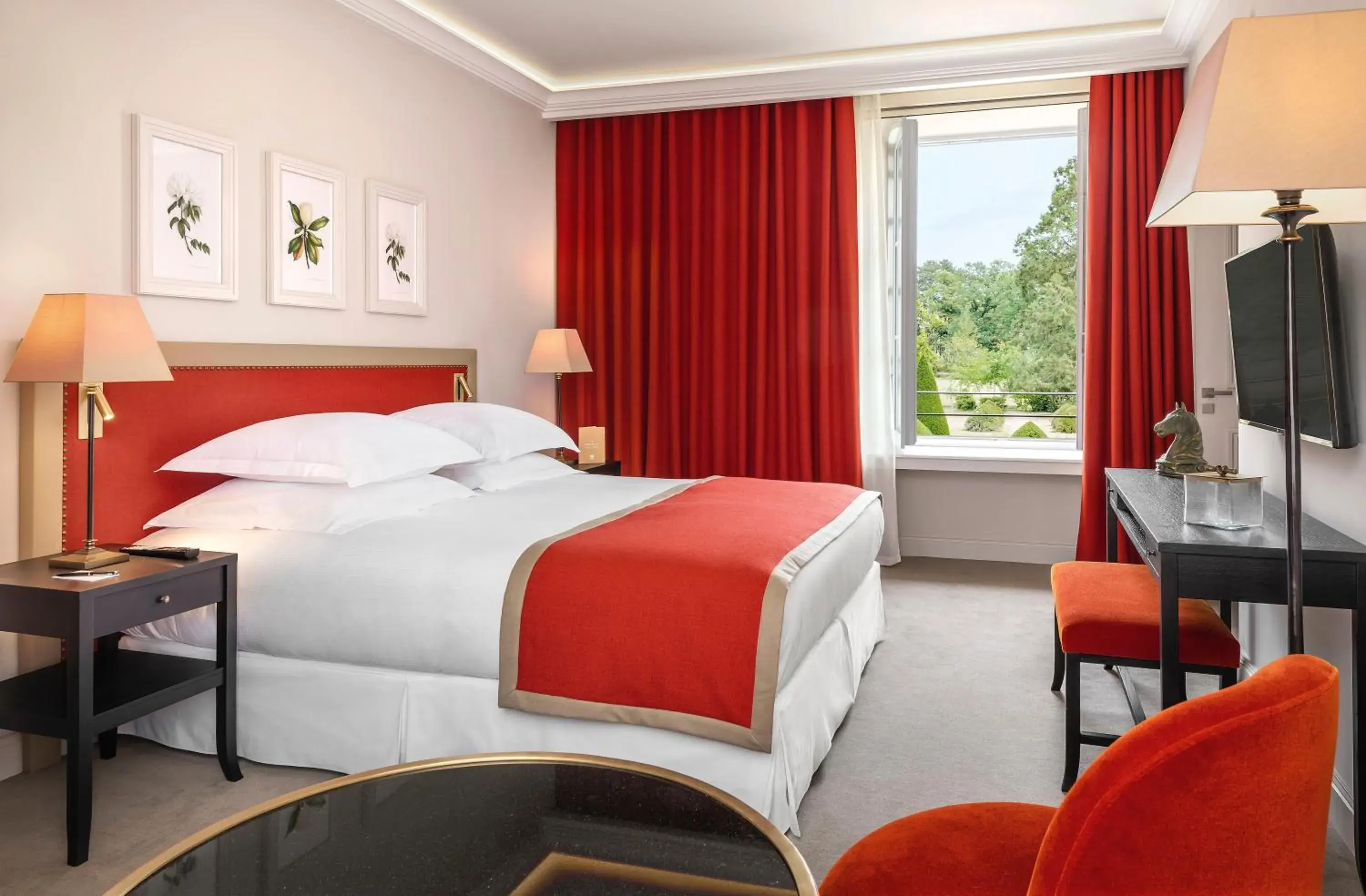 Deluxe Suite in Château Saint-Jean, Relais & Châteaux Deluxe Suite in Château Saint-Jean, Relais & Châteaux