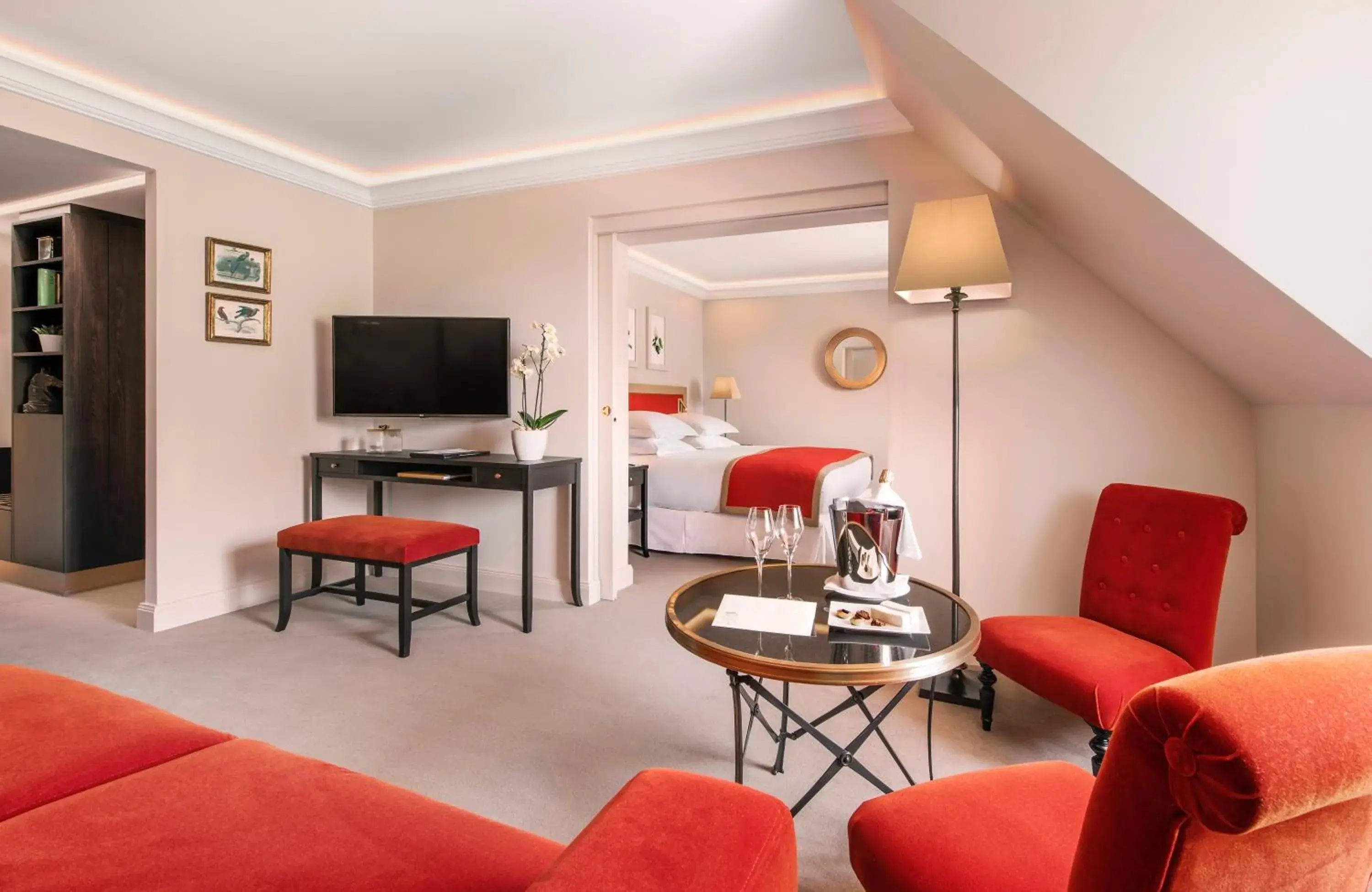 Suite in Château Saint-Jean, Relais & Châteaux Suite in Château Saint-Jean, Relais & Châteaux