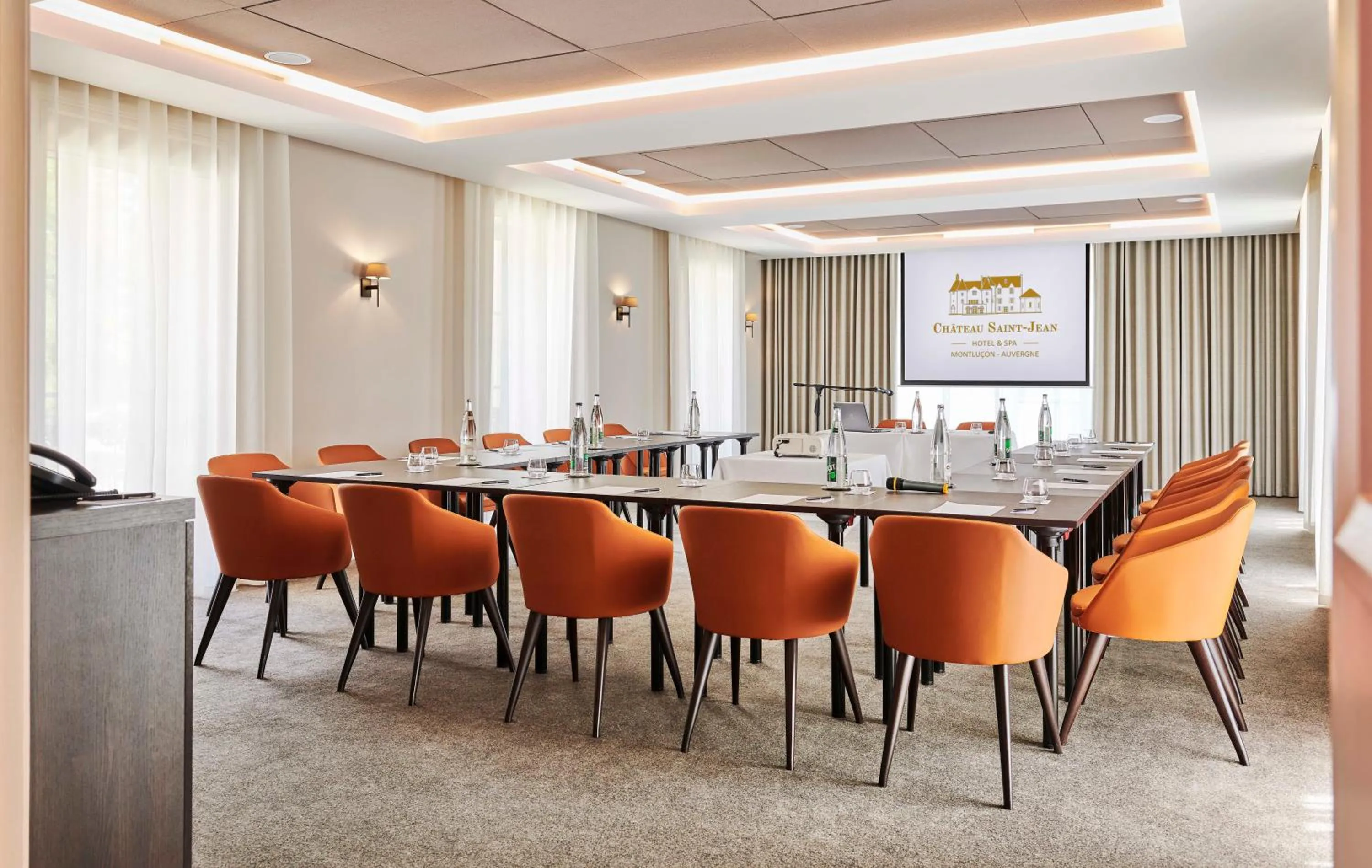 Meeting/conference room in Château Saint-Jean, Relais & Châteaux