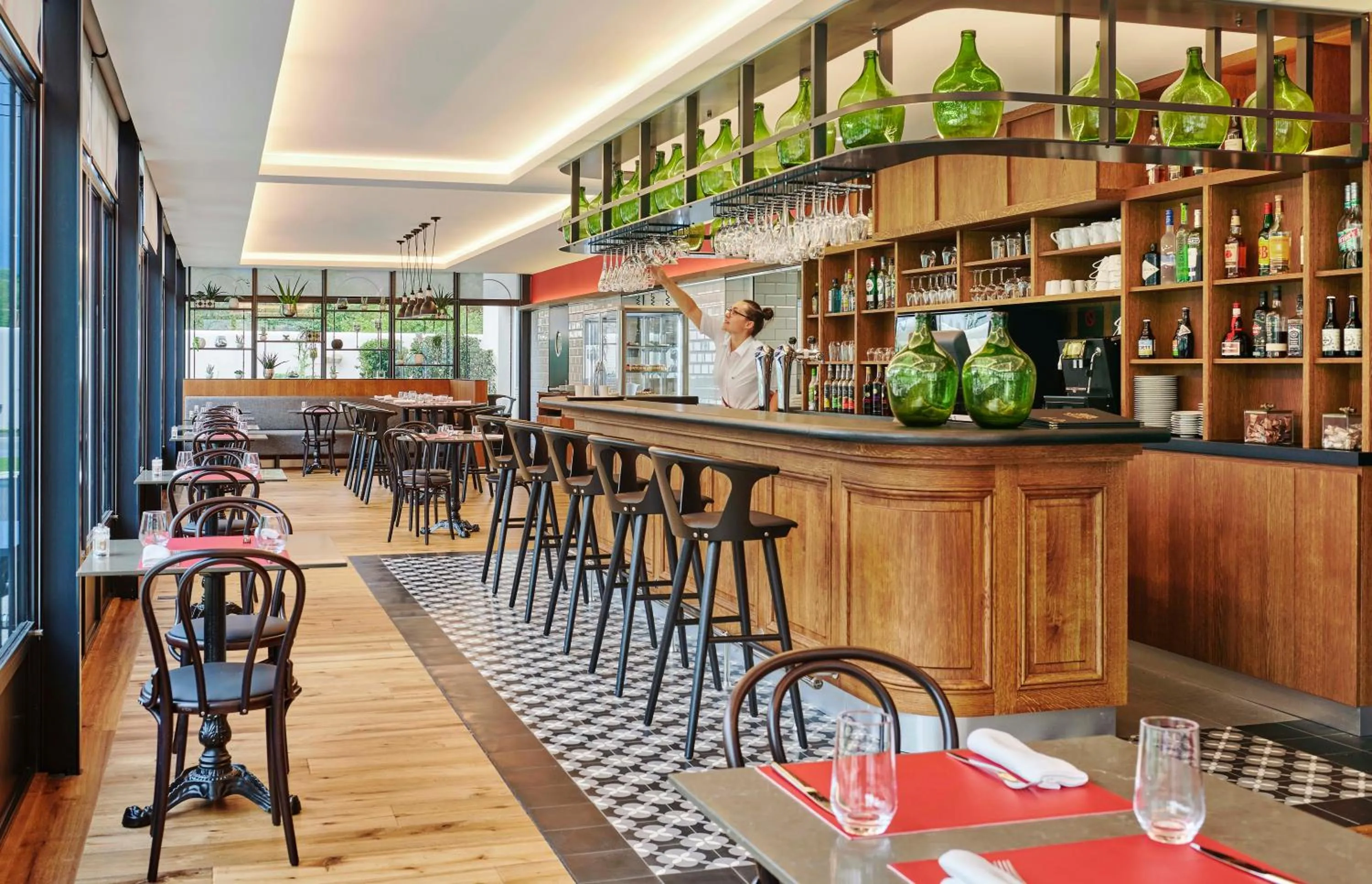 Restaurant/places to eat in Château Saint-Jean, Relais & Châteaux