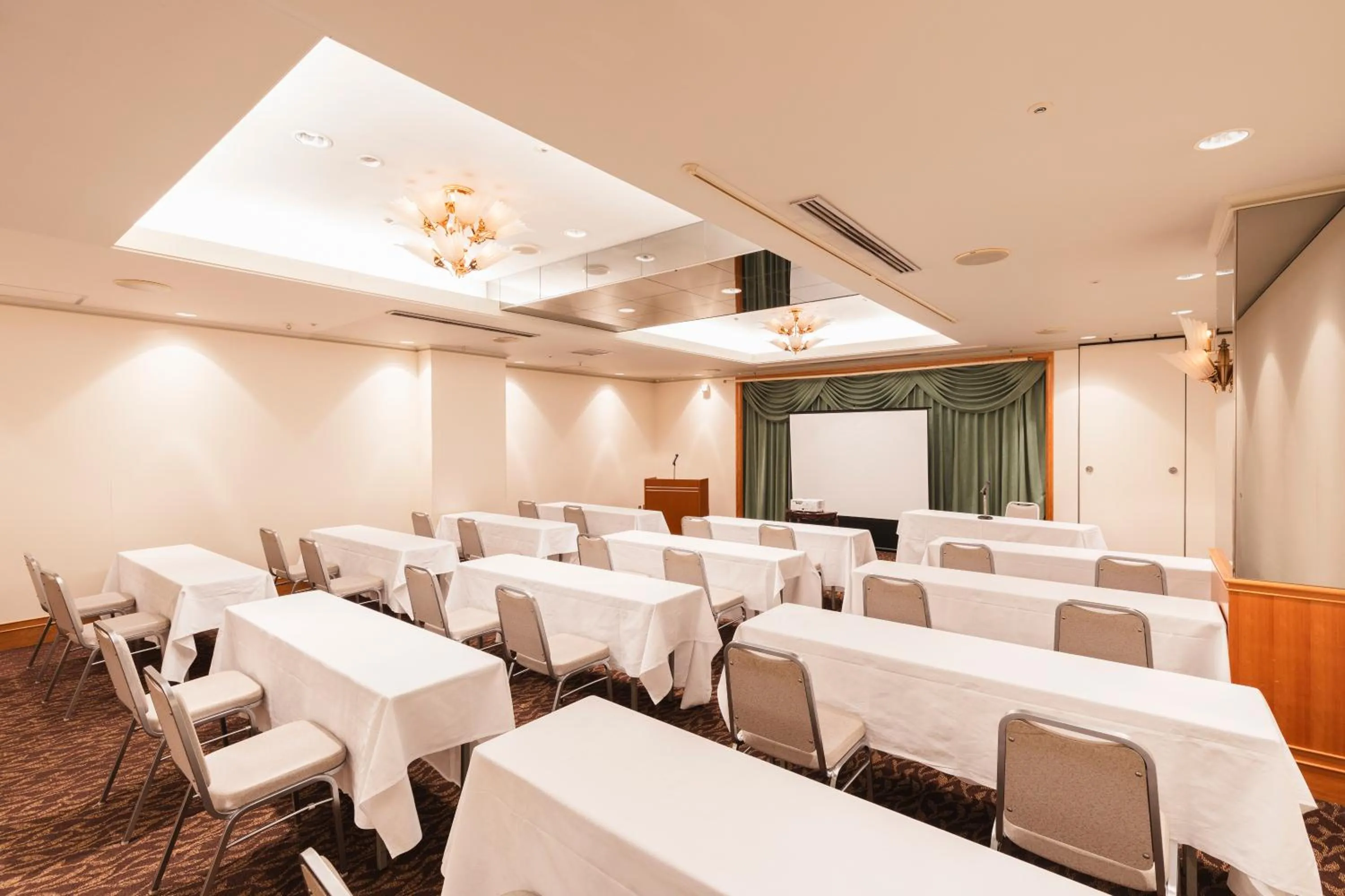 Banquet/Function facilities in Hotel Sunroute Niigata