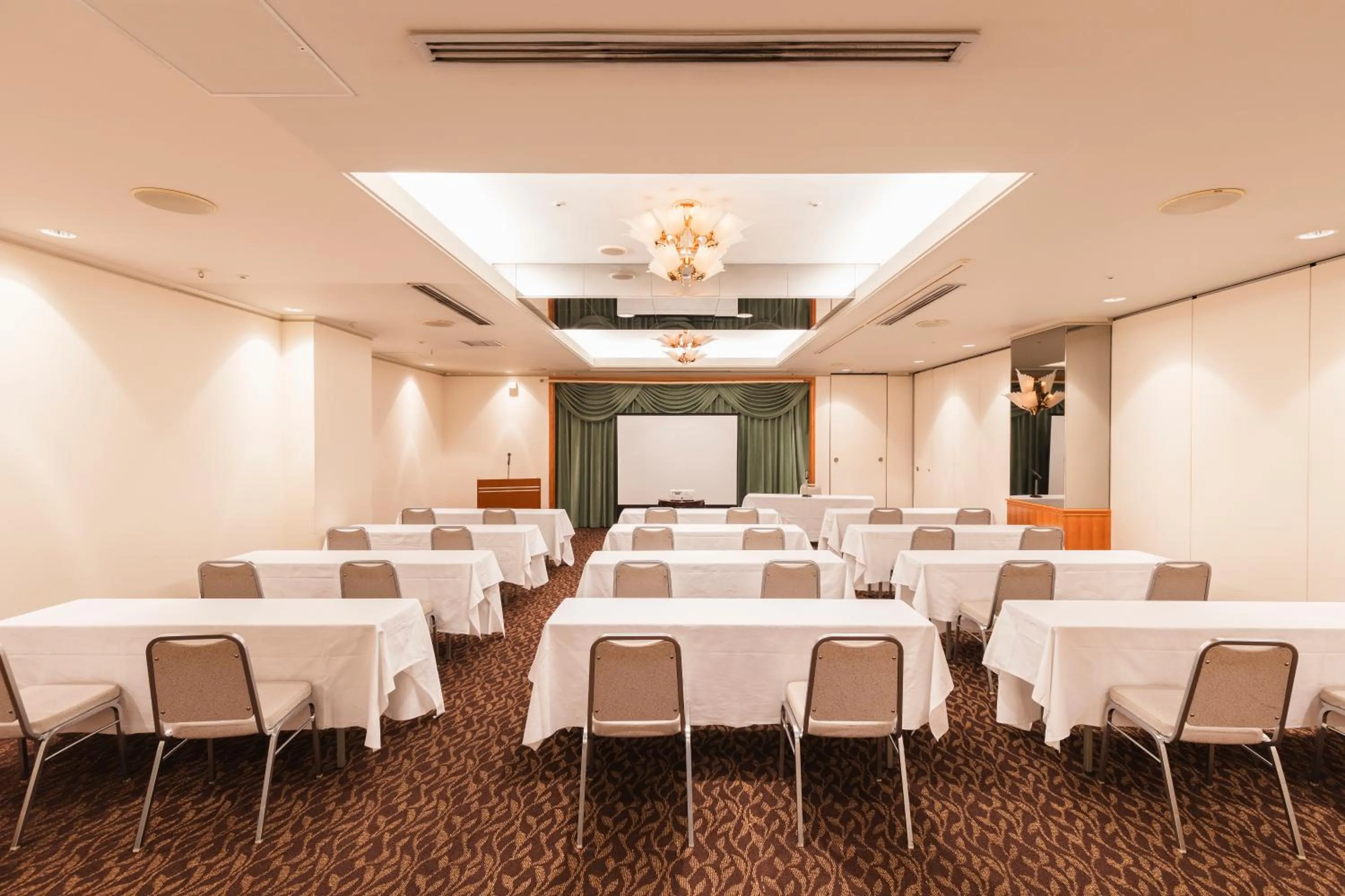 Banquet/Function facilities in Hotel Sunroute Niigata