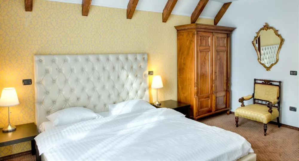 Bed in Trattoria Al Gallo