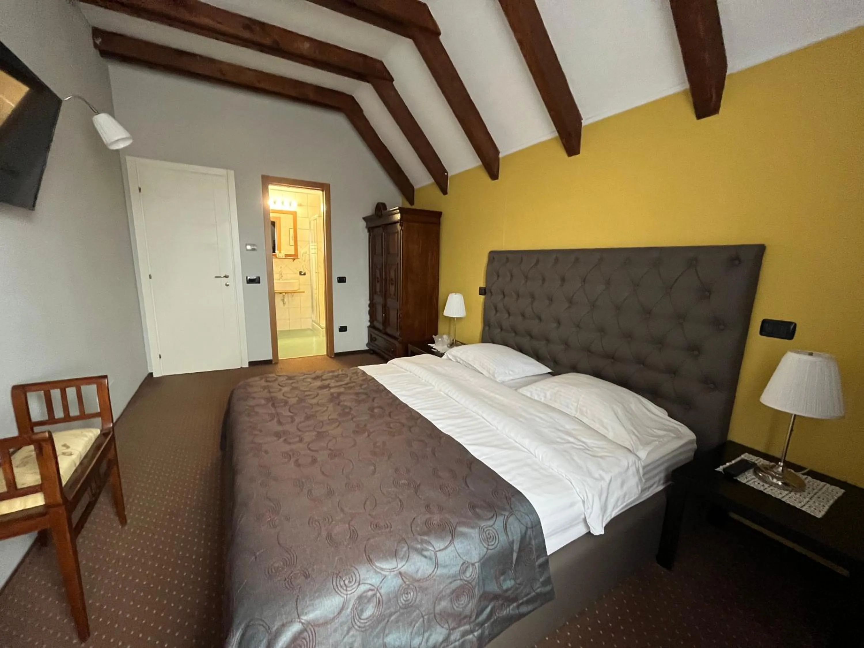 Bed in Trattoria Al Gallo