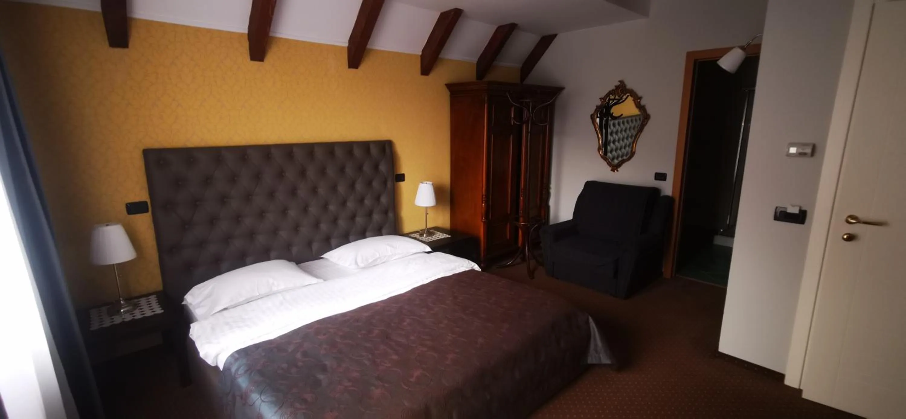 Bed in Trattoria Al Gallo