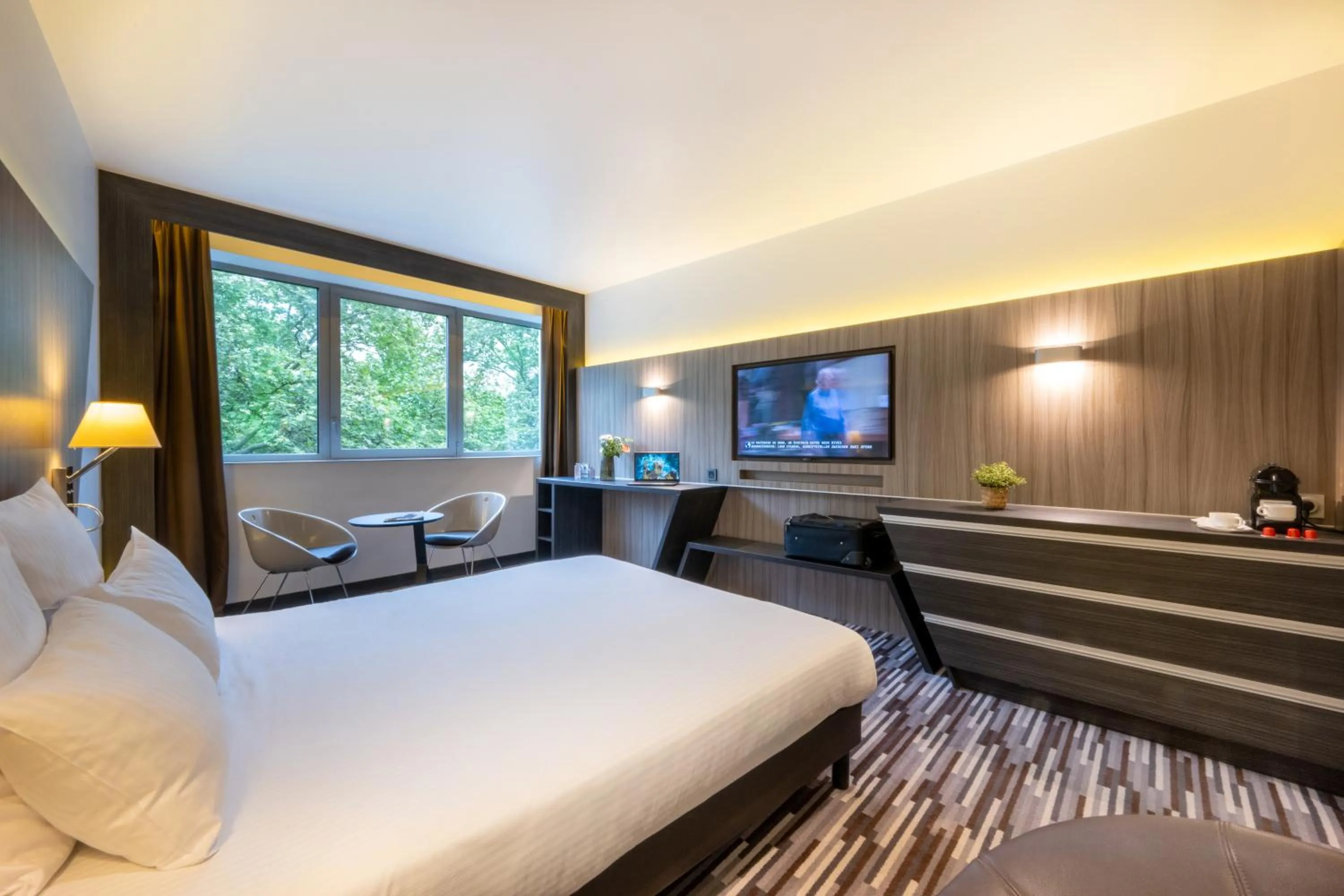 Bedroom, Bed in Nemea Appart Hotel Concorde Toulouse Gare Matabiau