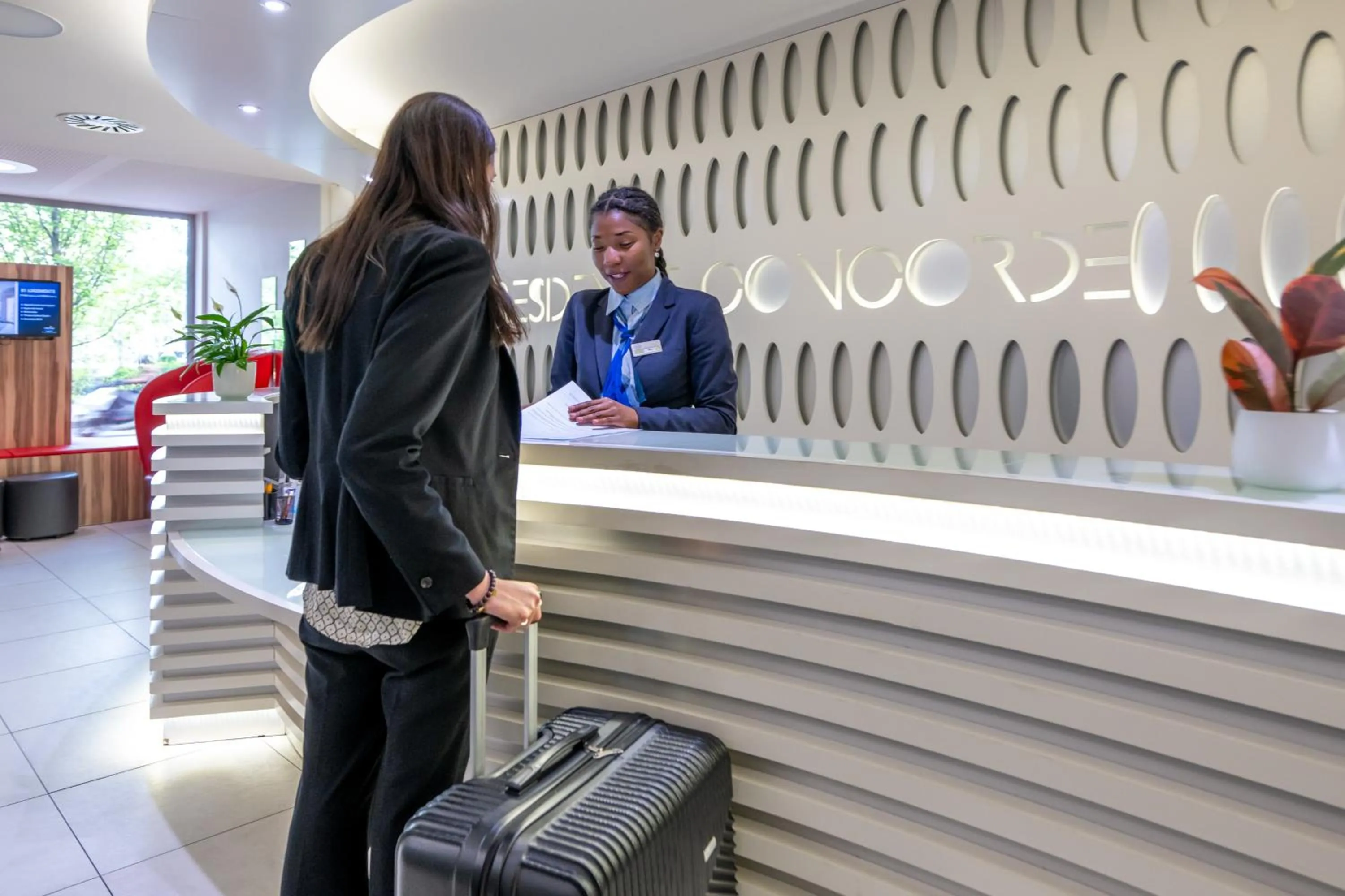 Lobby or reception in Nemea Appart Hotel Concorde Toulouse Gare Matabiau