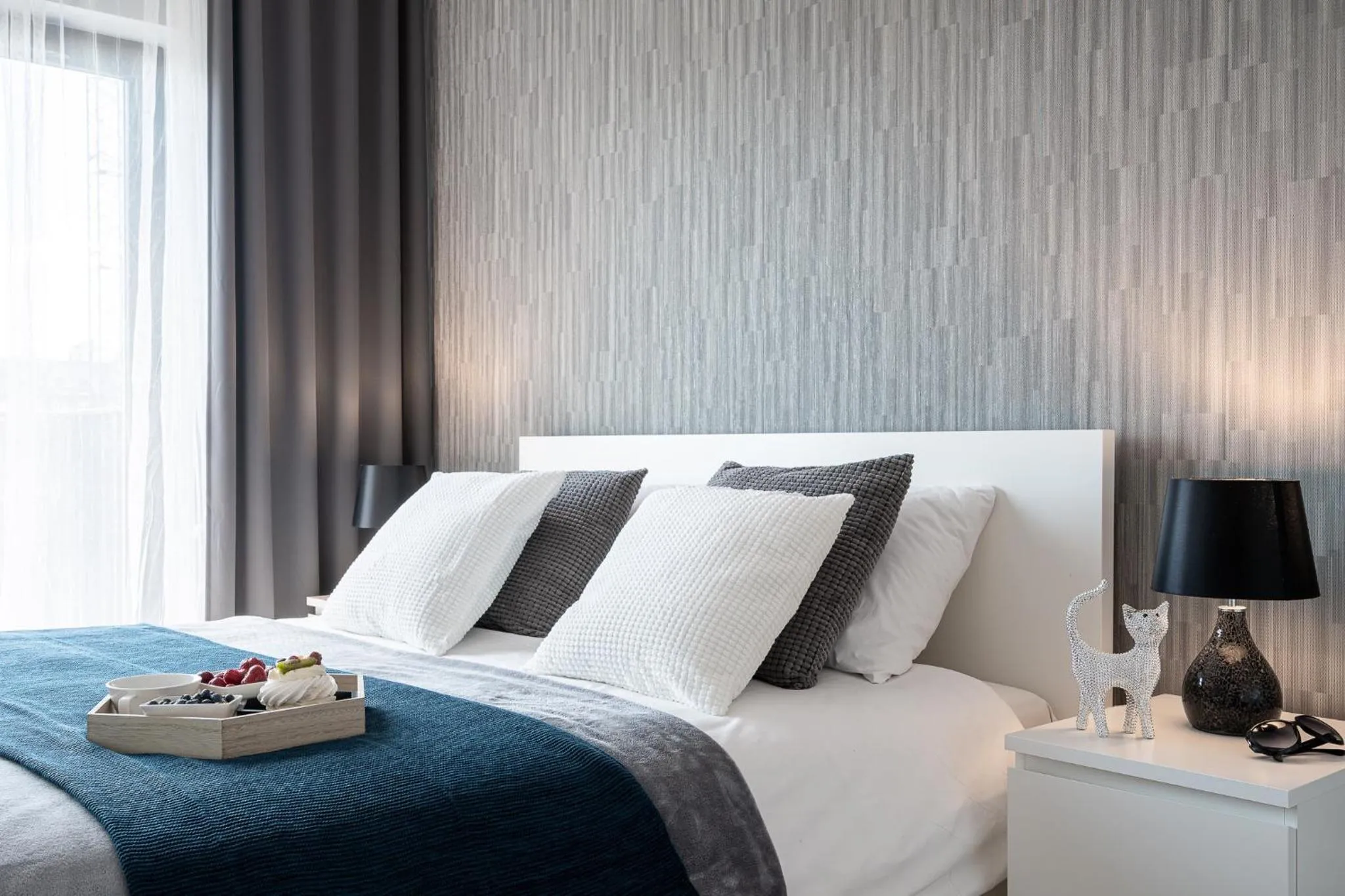 Communal lounge/ TV room, Bed in Art Apart River View Wrocław