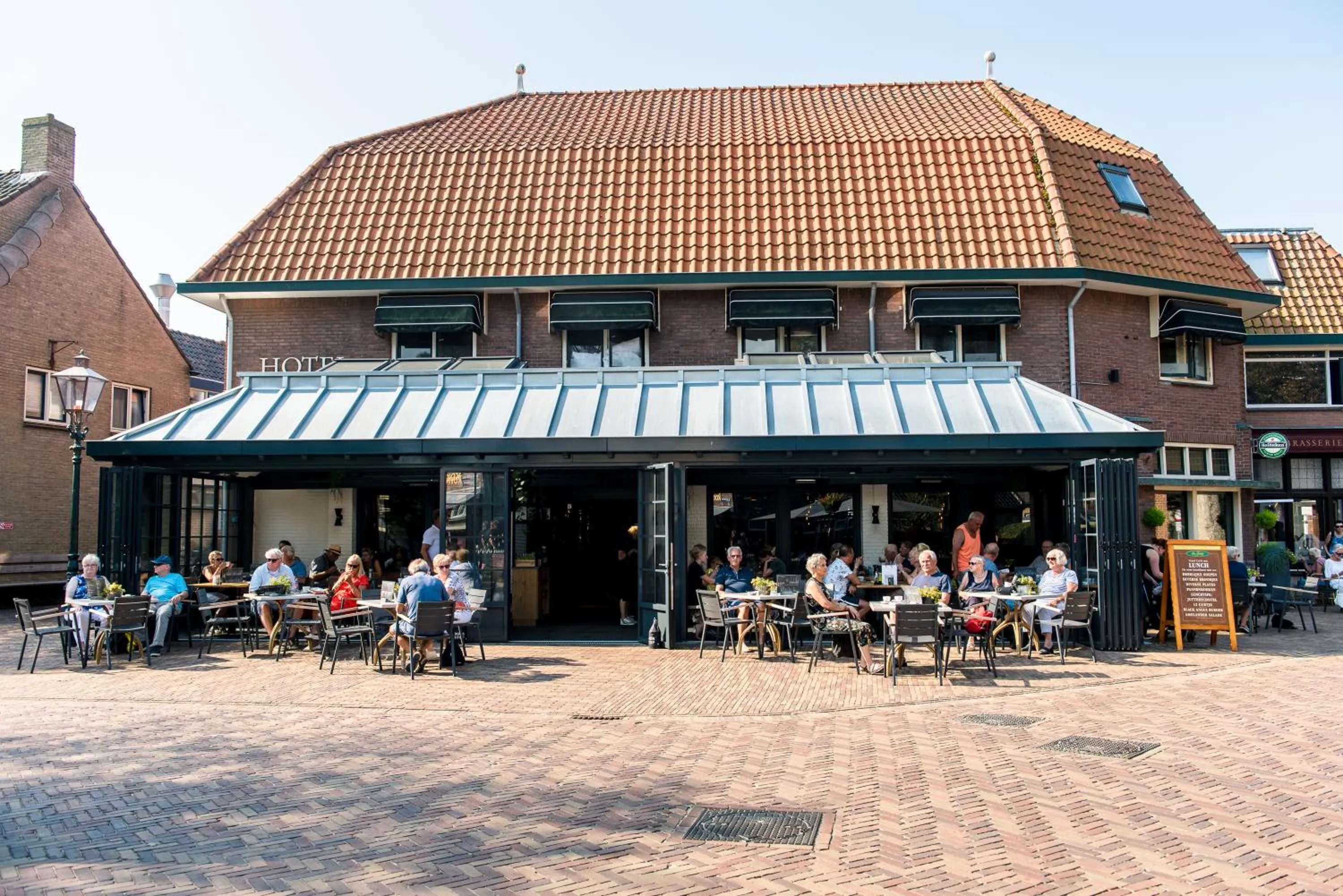 Facade/entrance in Hotel Restaurant de Jong