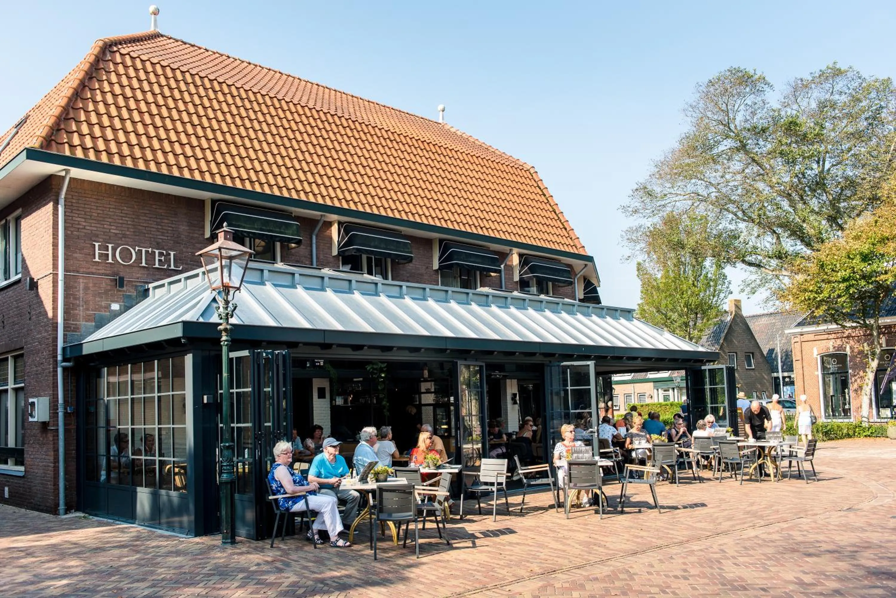 Property building in Hotel Restaurant de Jong