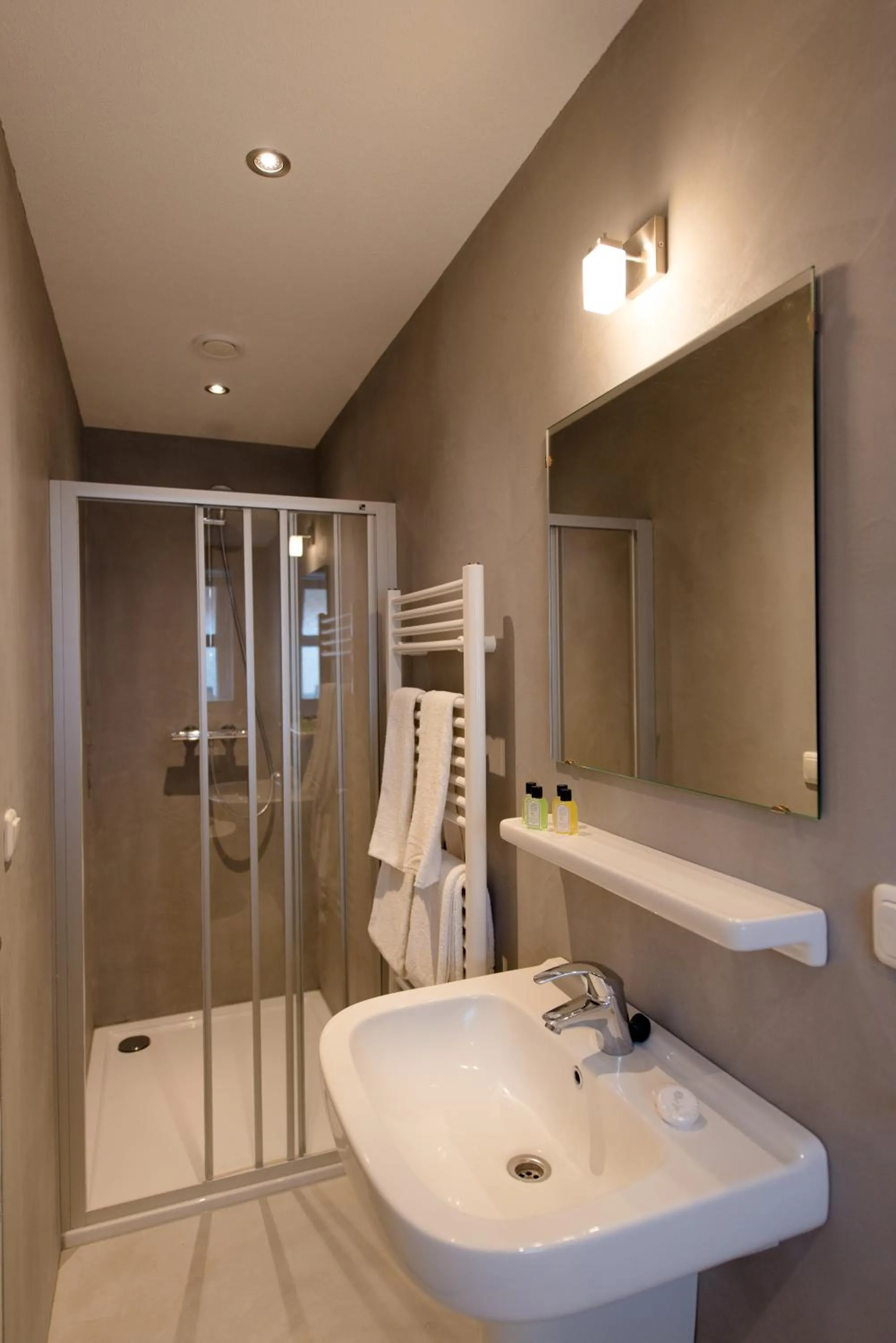 Bathroom in Hotel Restaurant de Jong