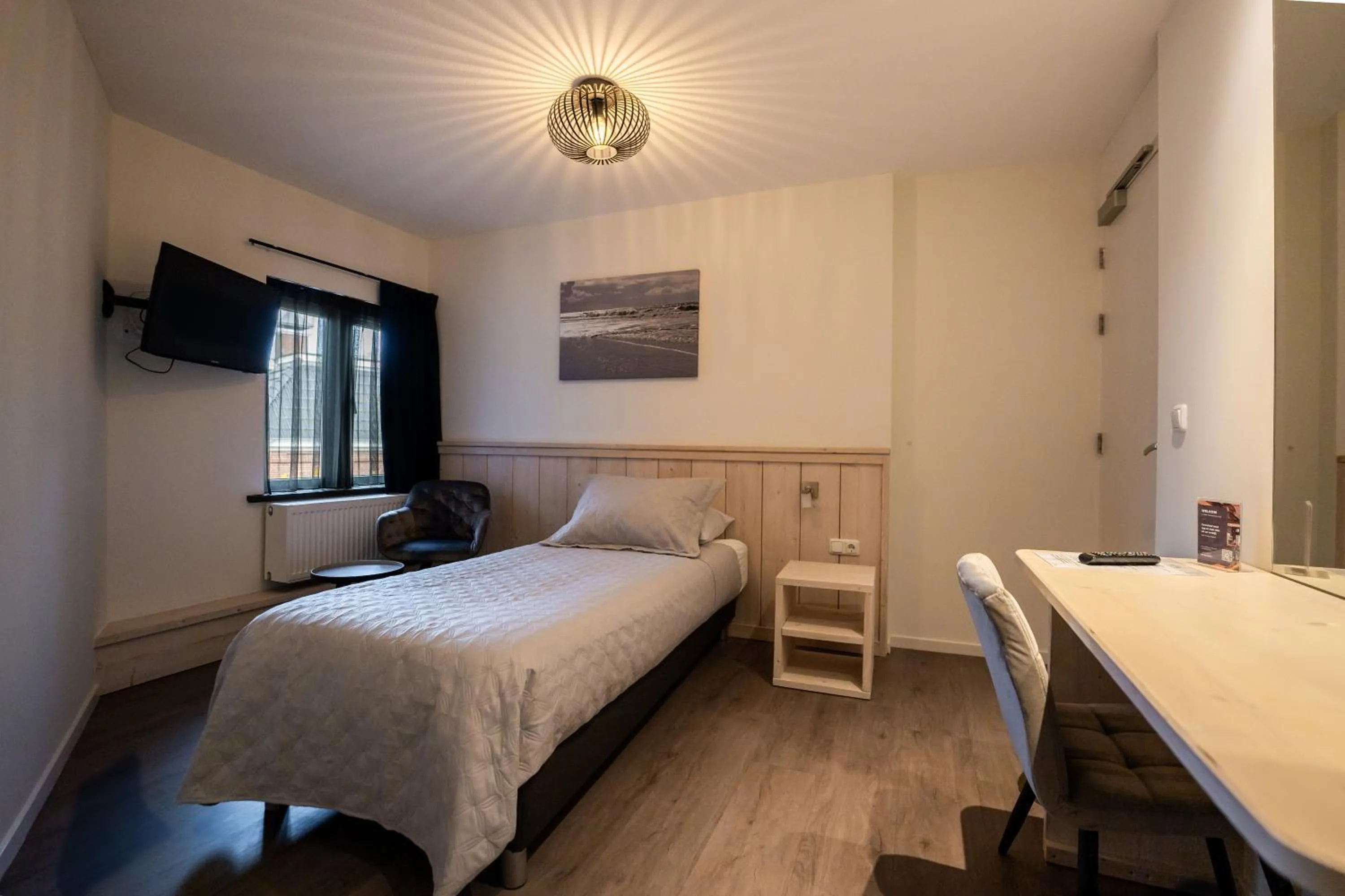 Bedroom, Bed in Hotel Restaurant de Jong