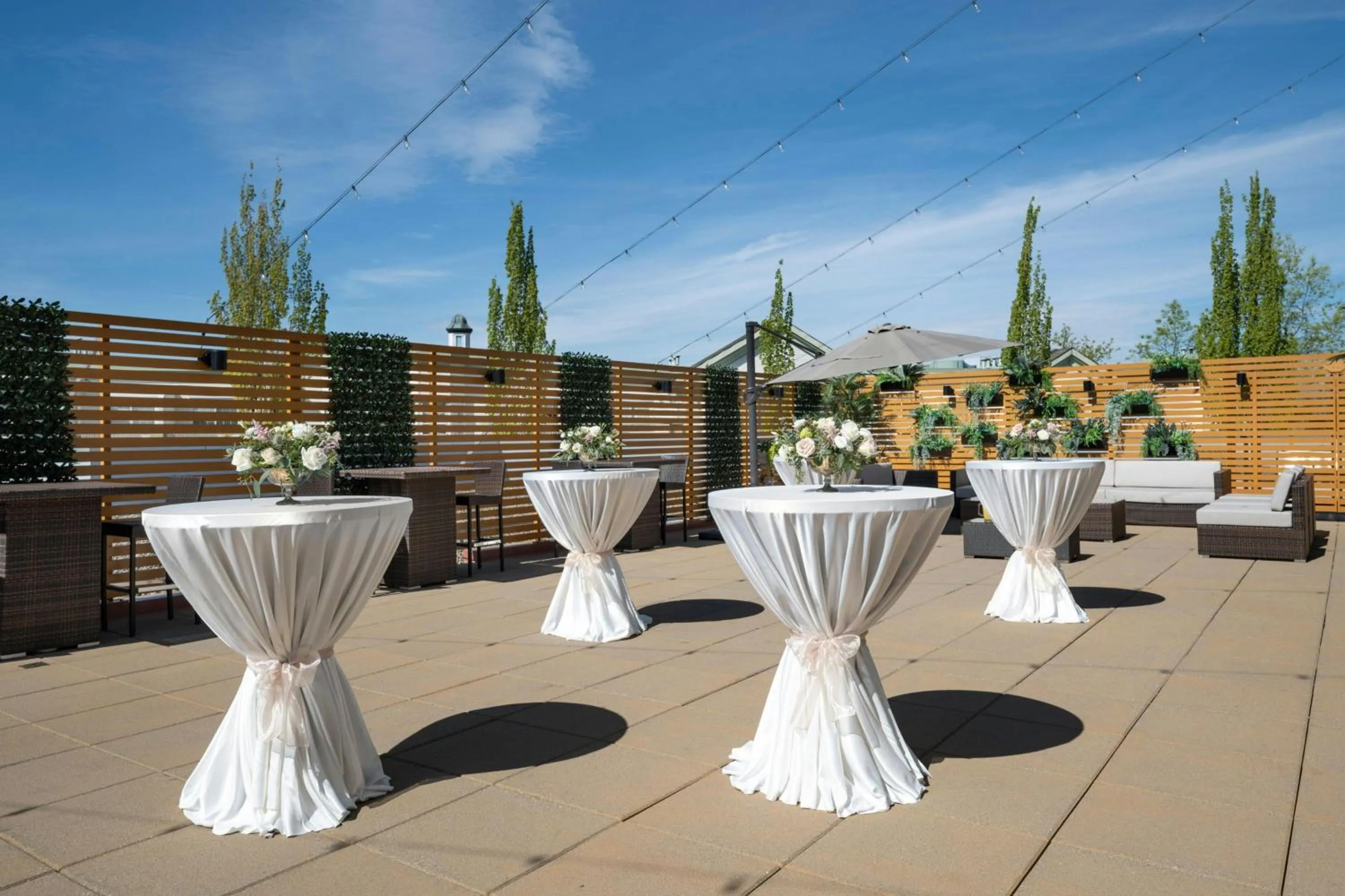 Meeting/conference room in Sheraton Vancouver Guildford Hotel