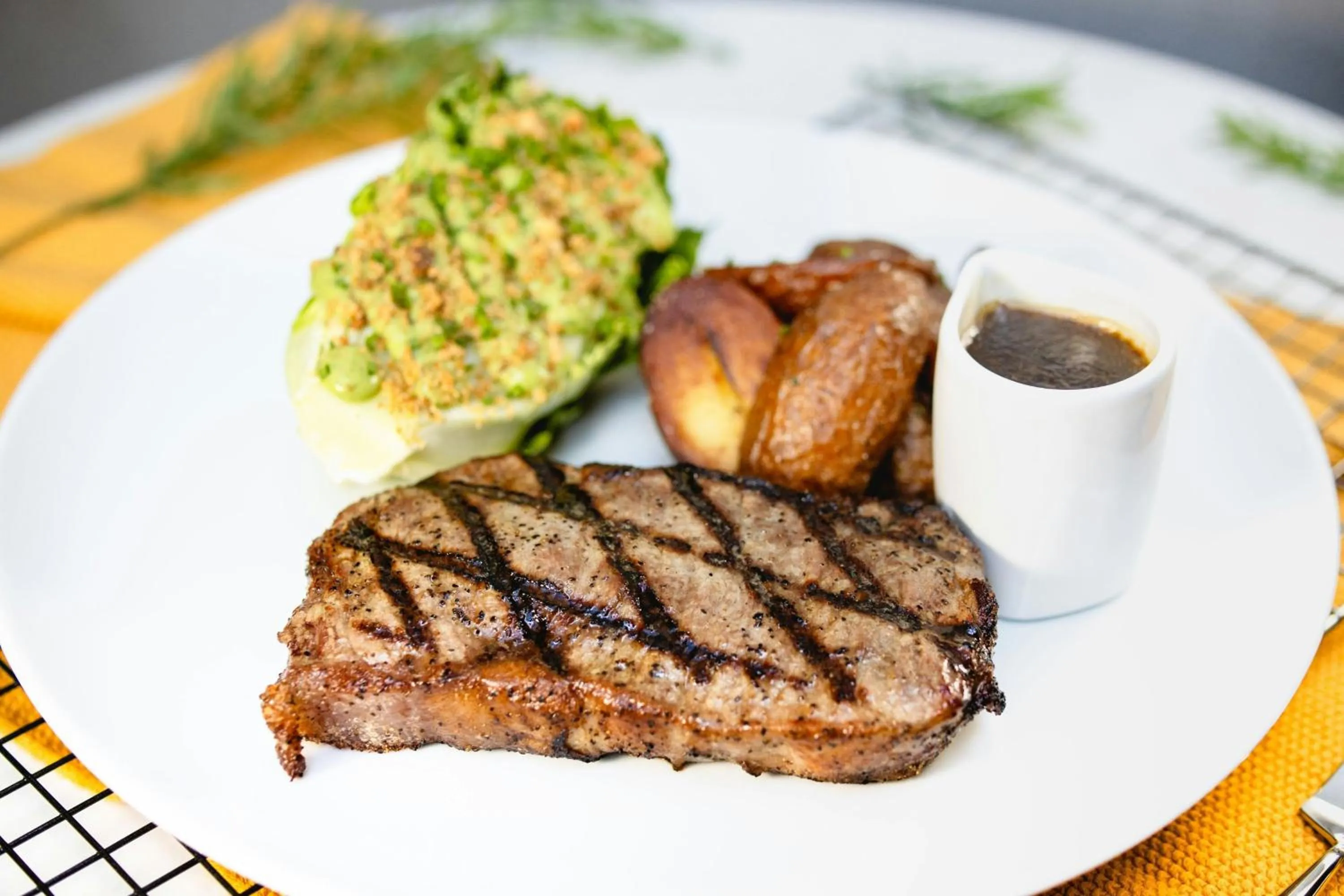 Restaurant/places to eat in Sheraton Vancouver Guildford Hotel