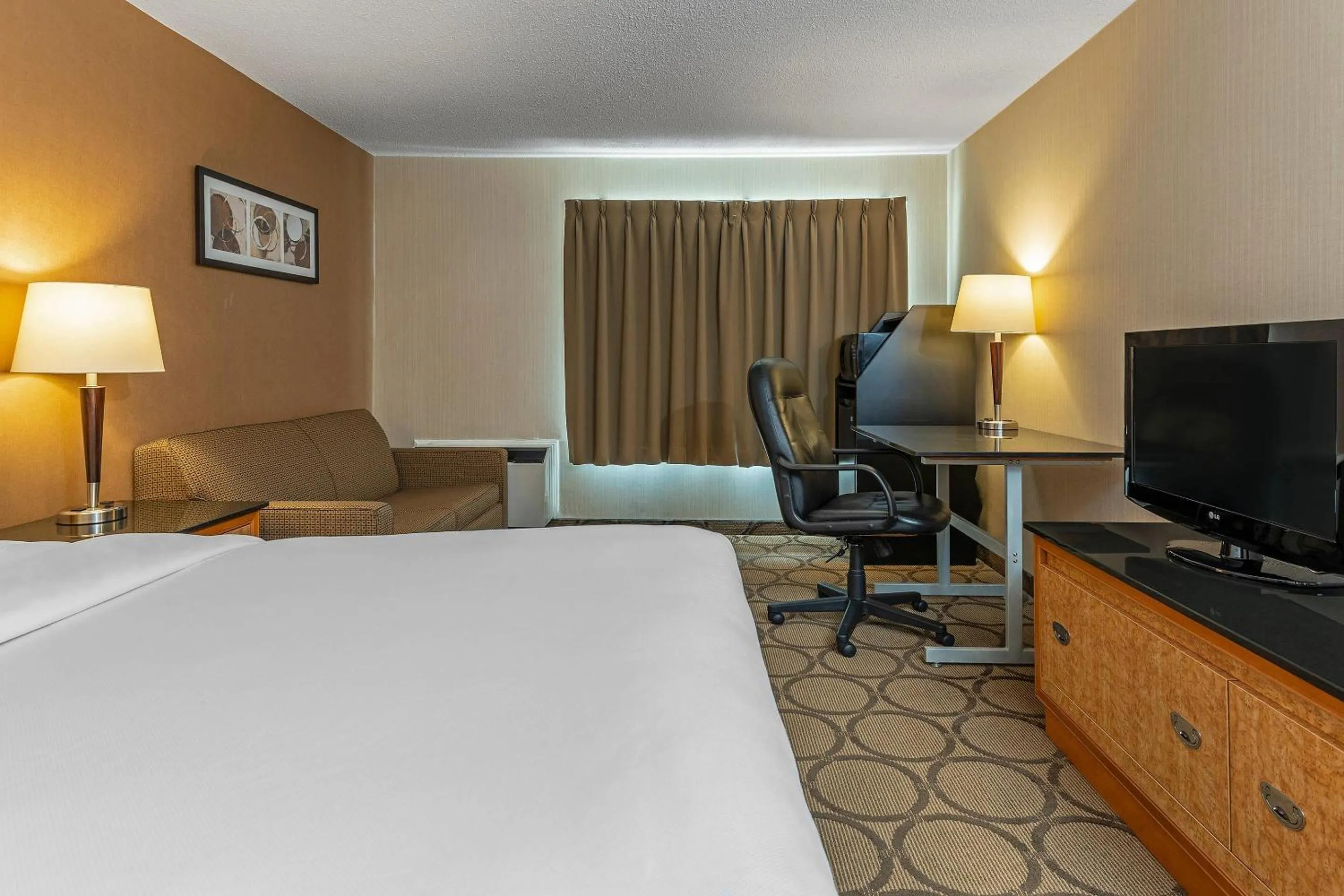 Bedroom, Bed in Comfort Inn West