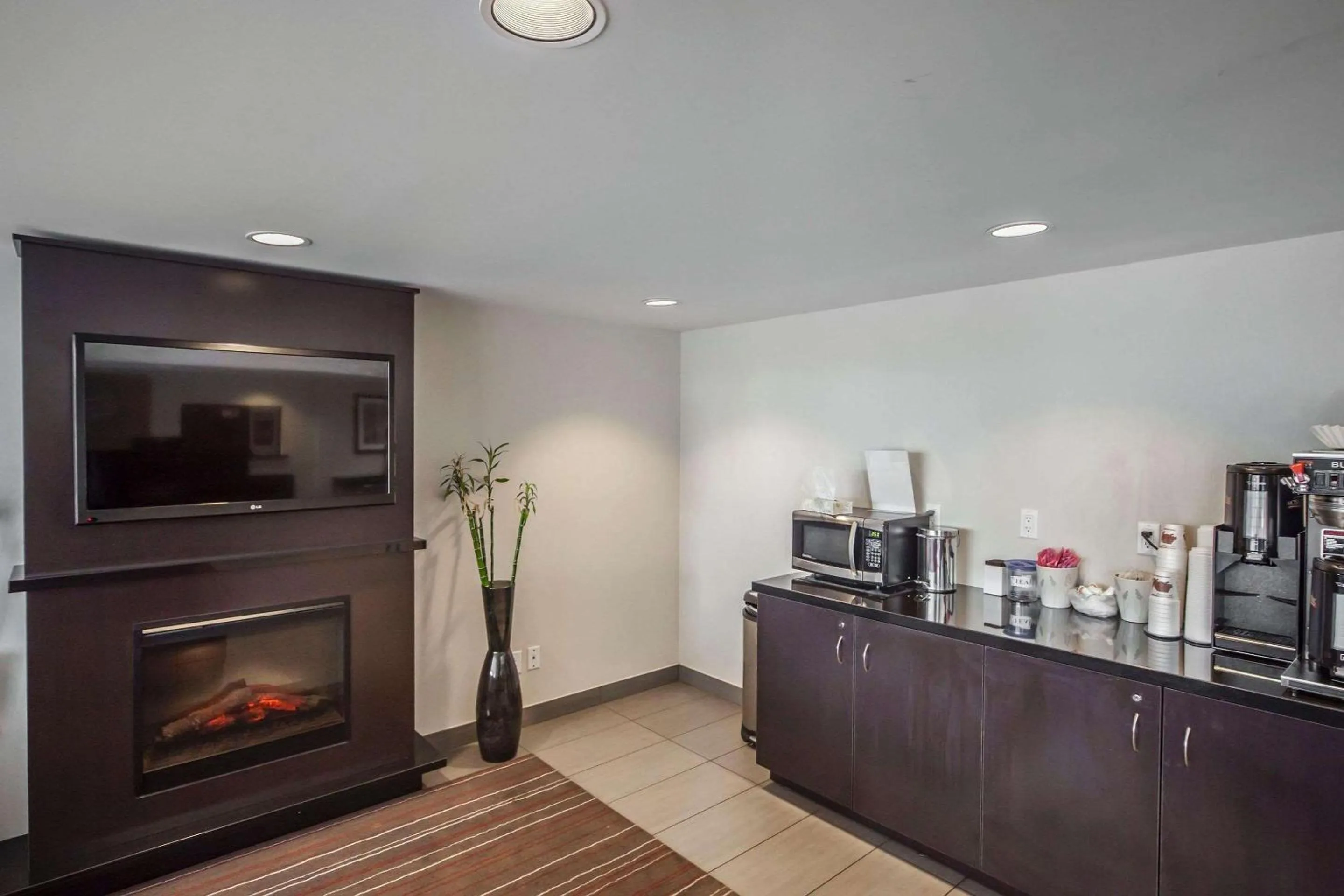 Lobby or reception in Comfort Inn West