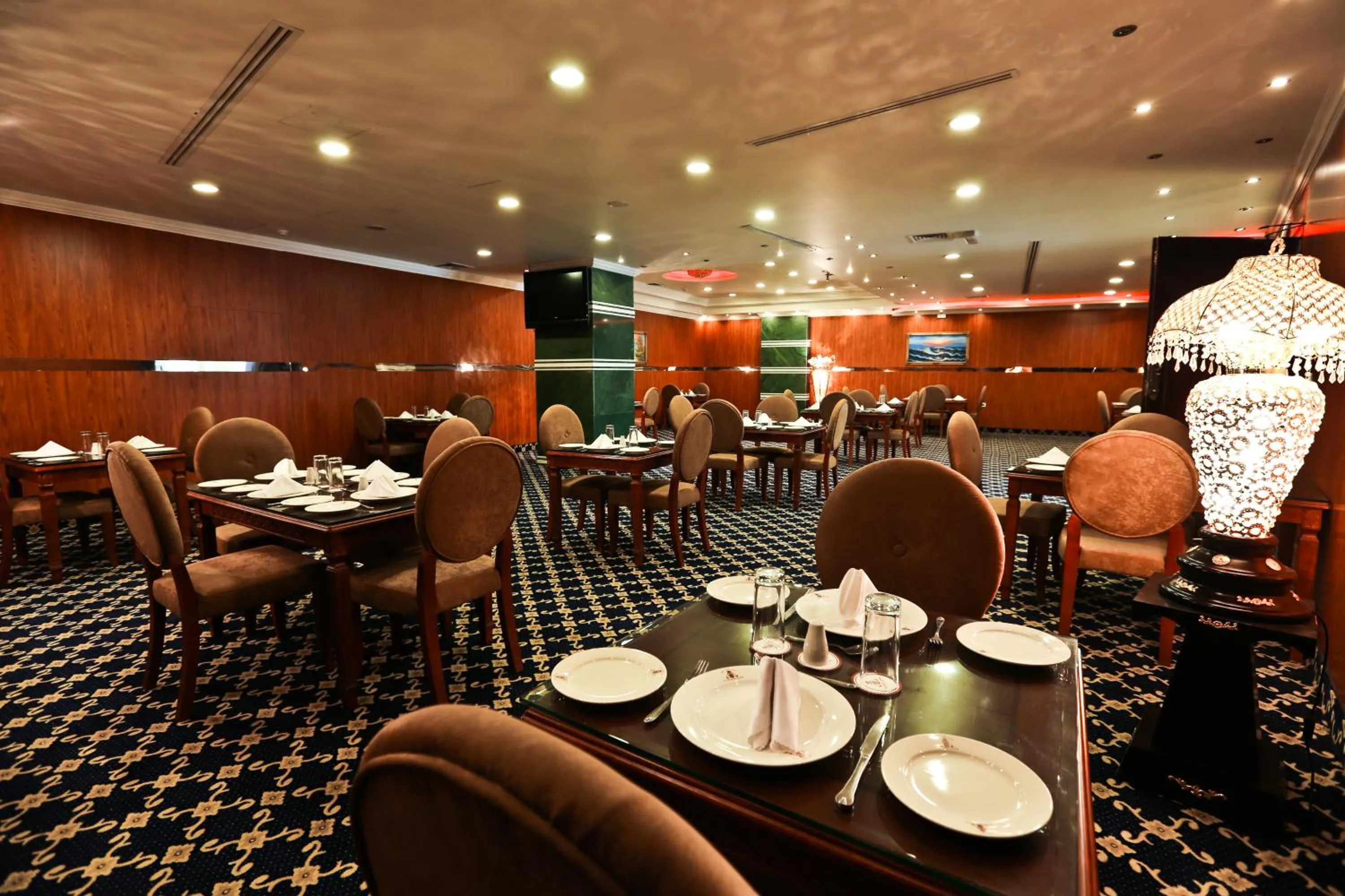 Restaurant/places to eat in Al Thuraya Hotel