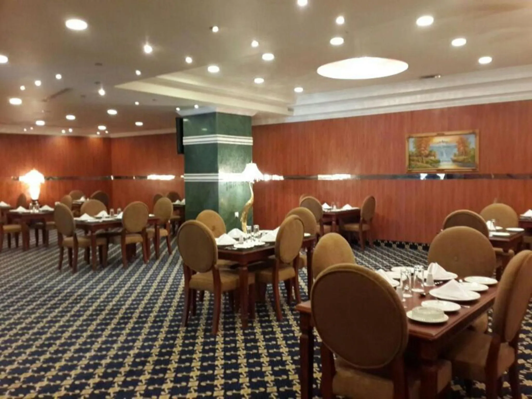 Restaurant/places to eat in Al Thuraya Hotel