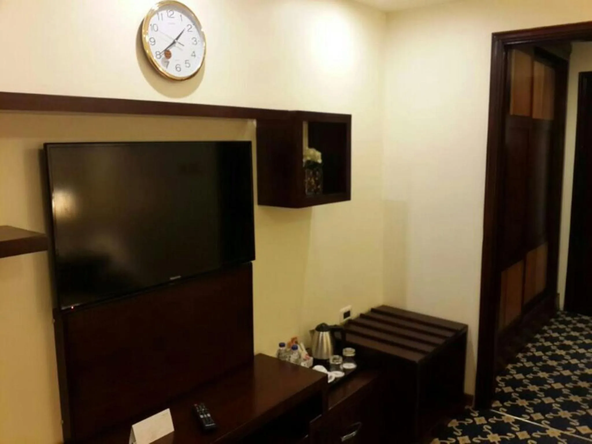 Bedroom in Al Thuraya Hotel