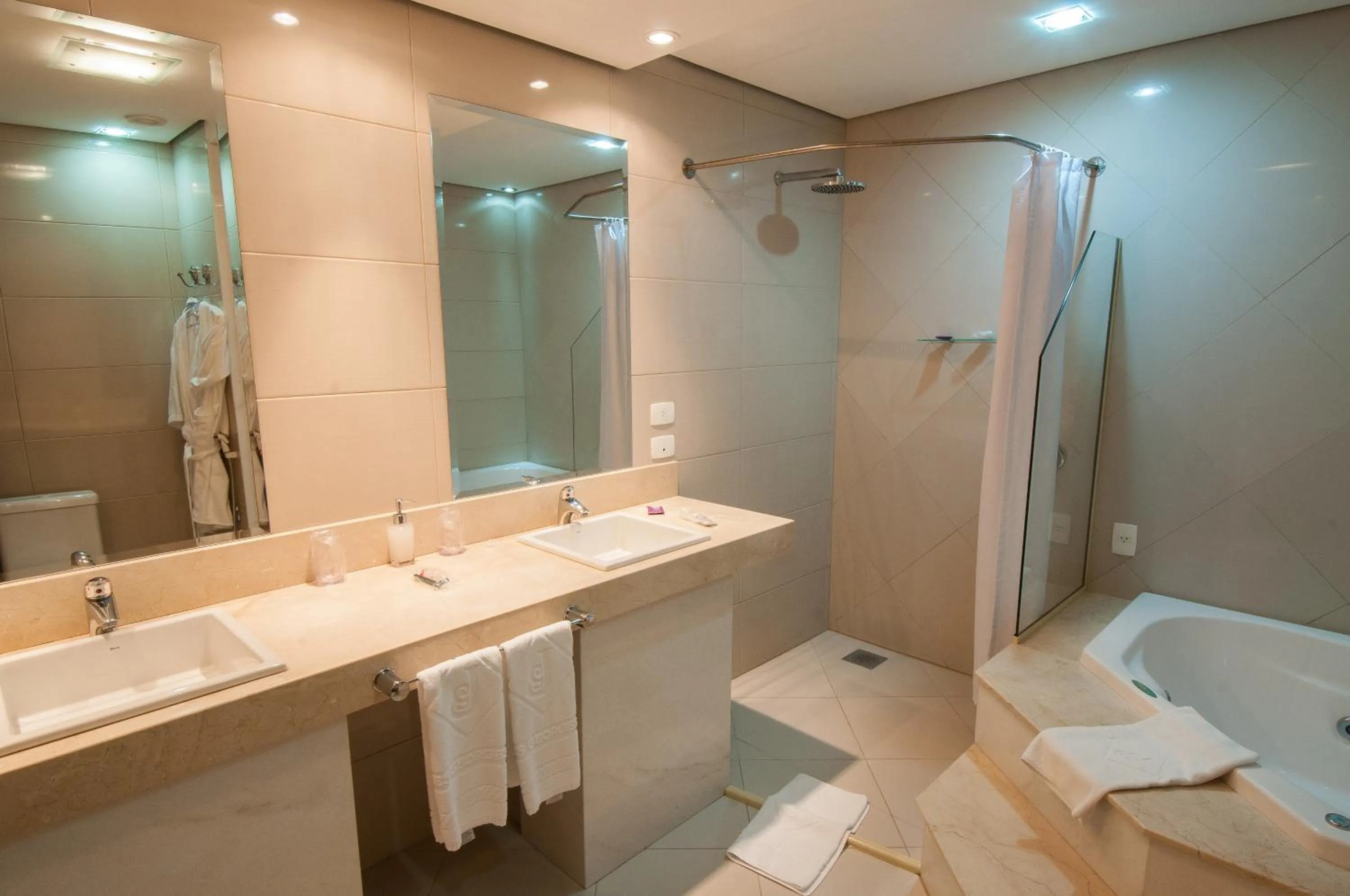 Hot Tub in Jacques Georges Tower