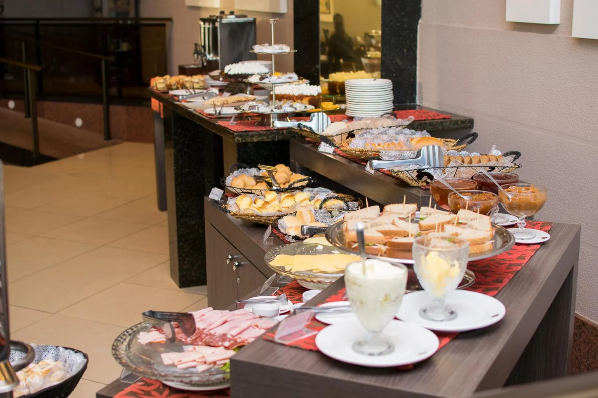 Food and drinks in Jacques Georges Tower