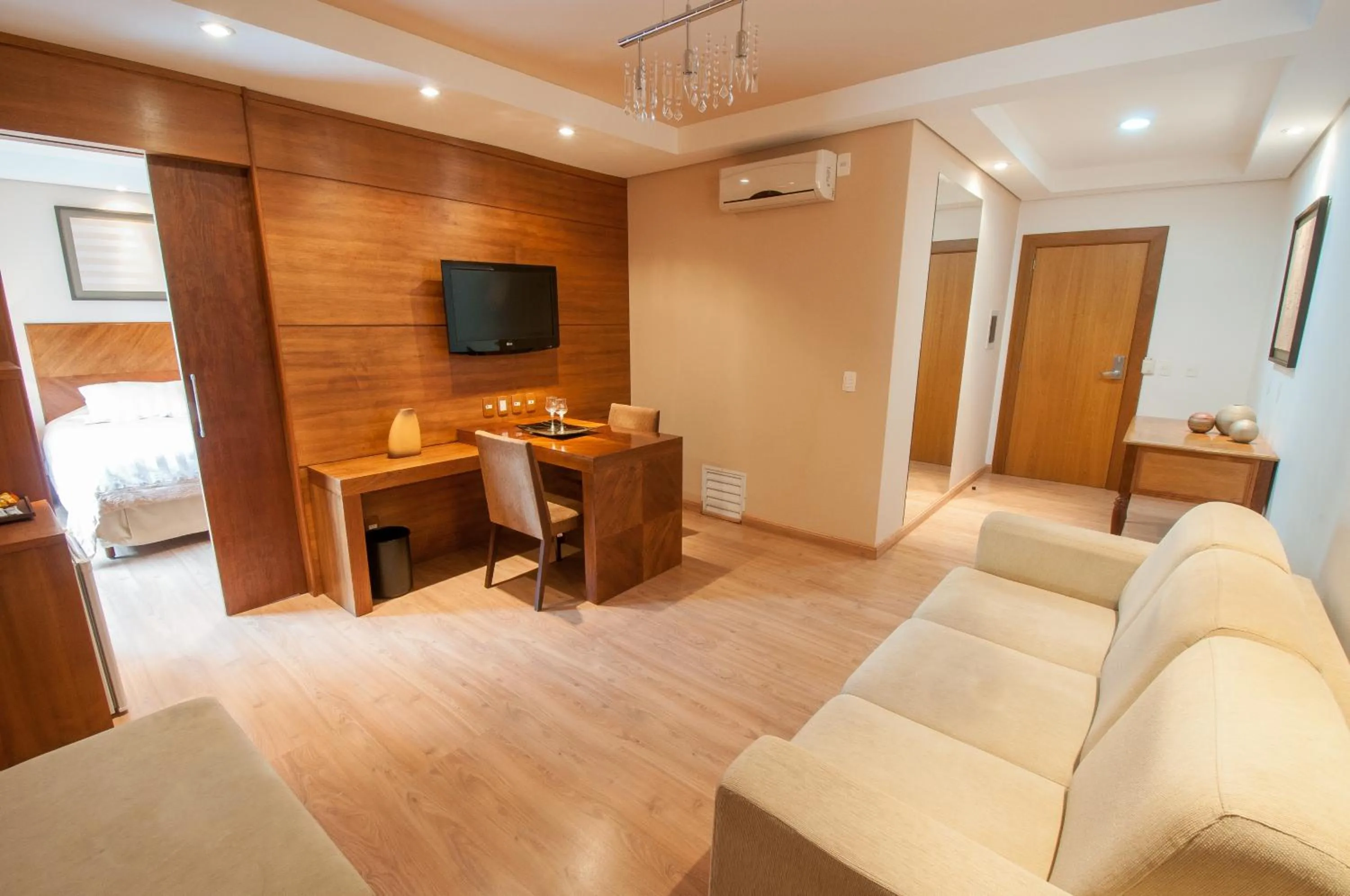 Photo of the whole room in Jacques Georges Tower