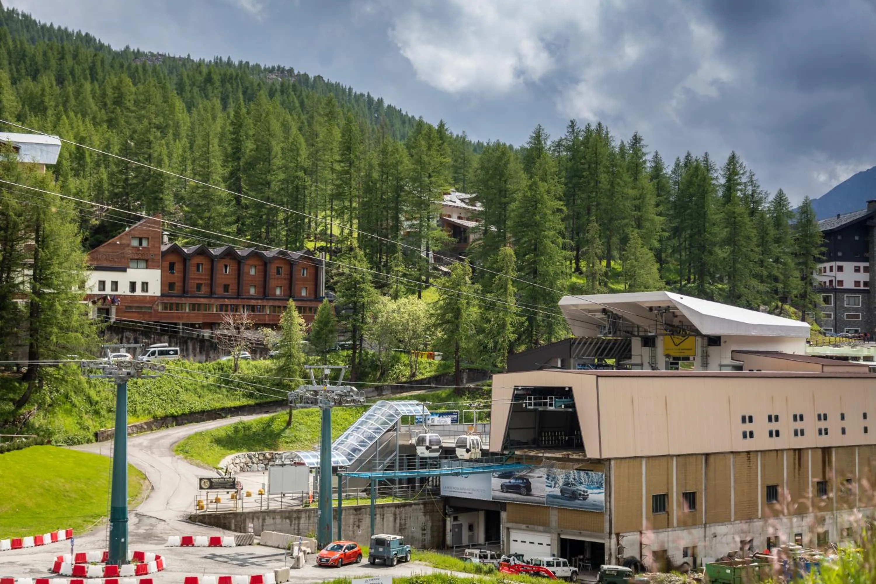 Property building in Hotel Petit Palais