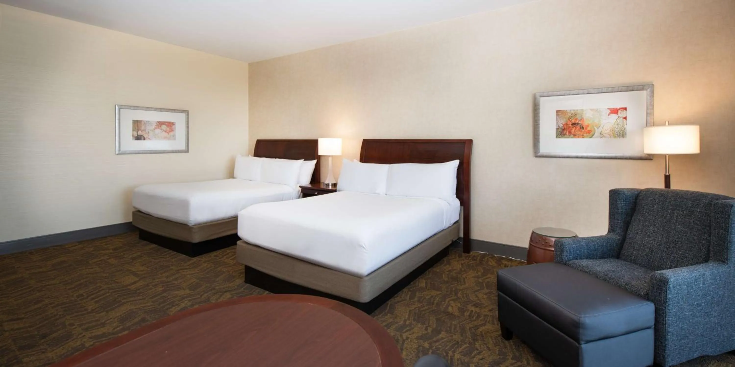Bed in DoubleTree by Hilton Portland