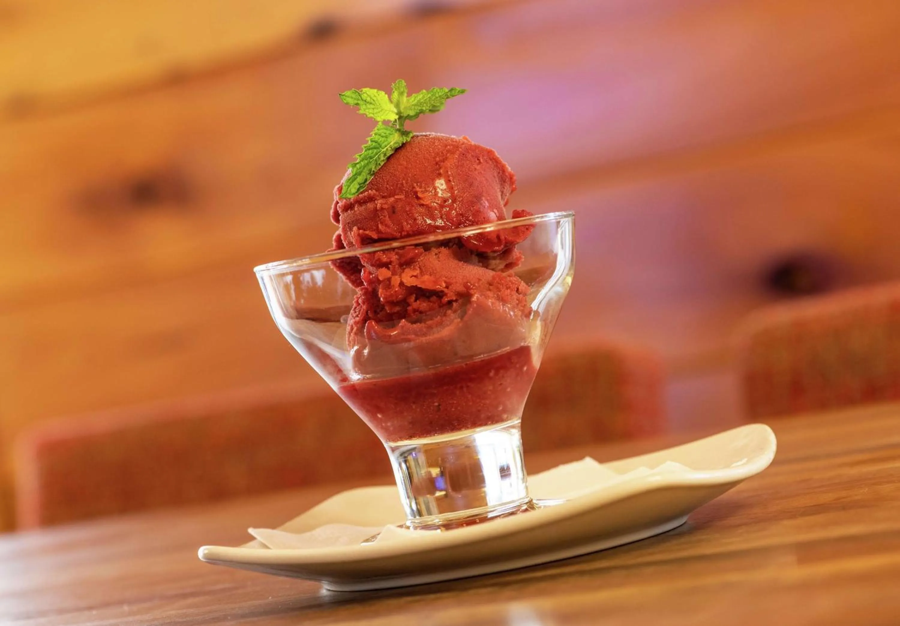 Dining area in DoubleTree by Hilton Portland