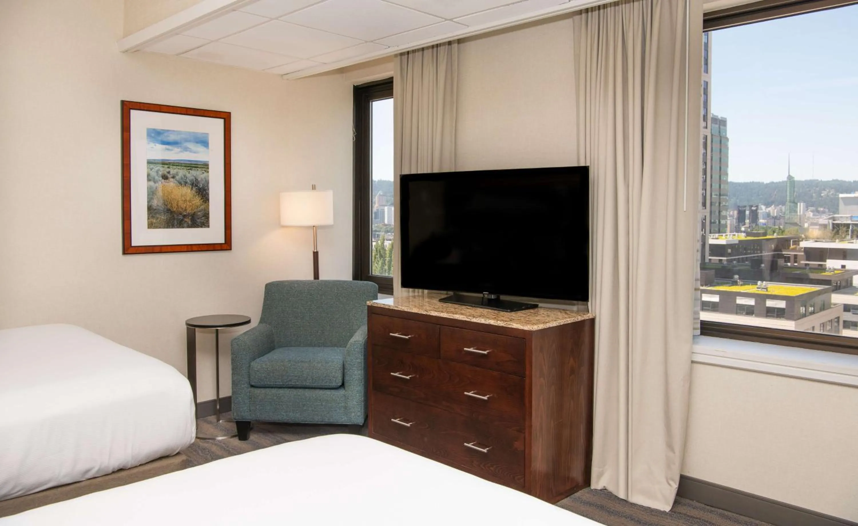 Bed in DoubleTree by Hilton Portland