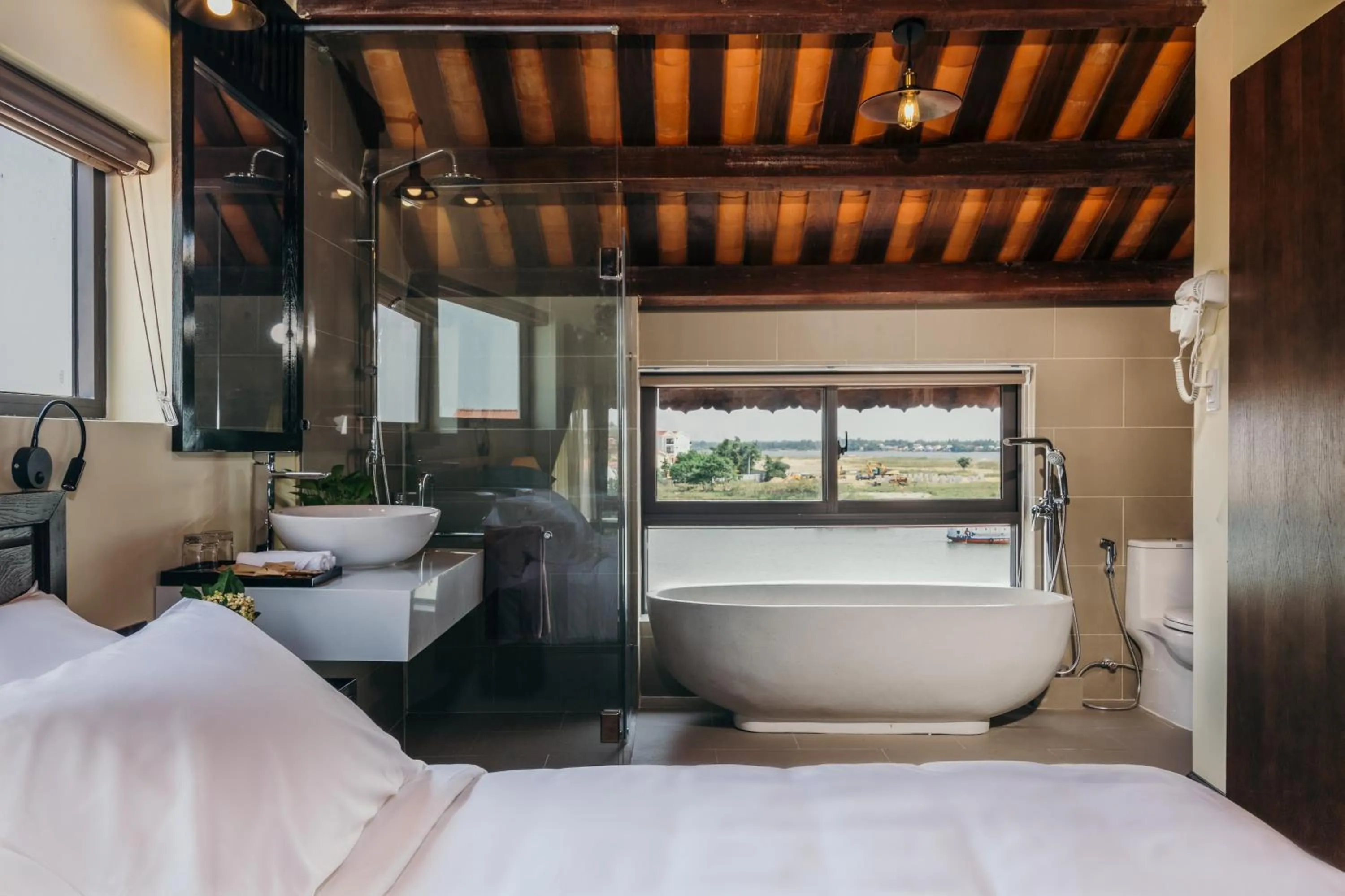 Bathroom, Bed in La An Central Boutique Villa