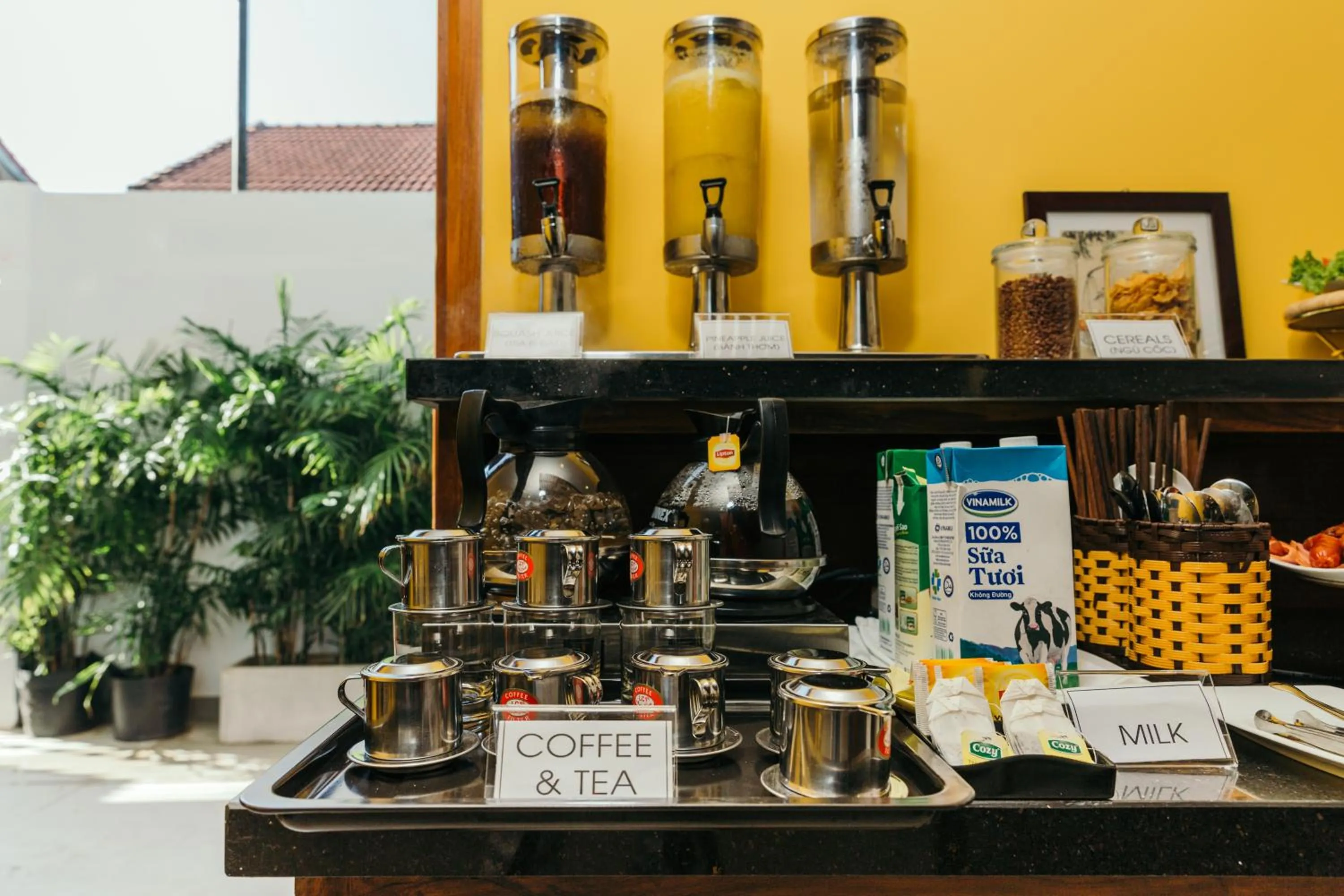 Breakfast in La An Central Boutique Villa